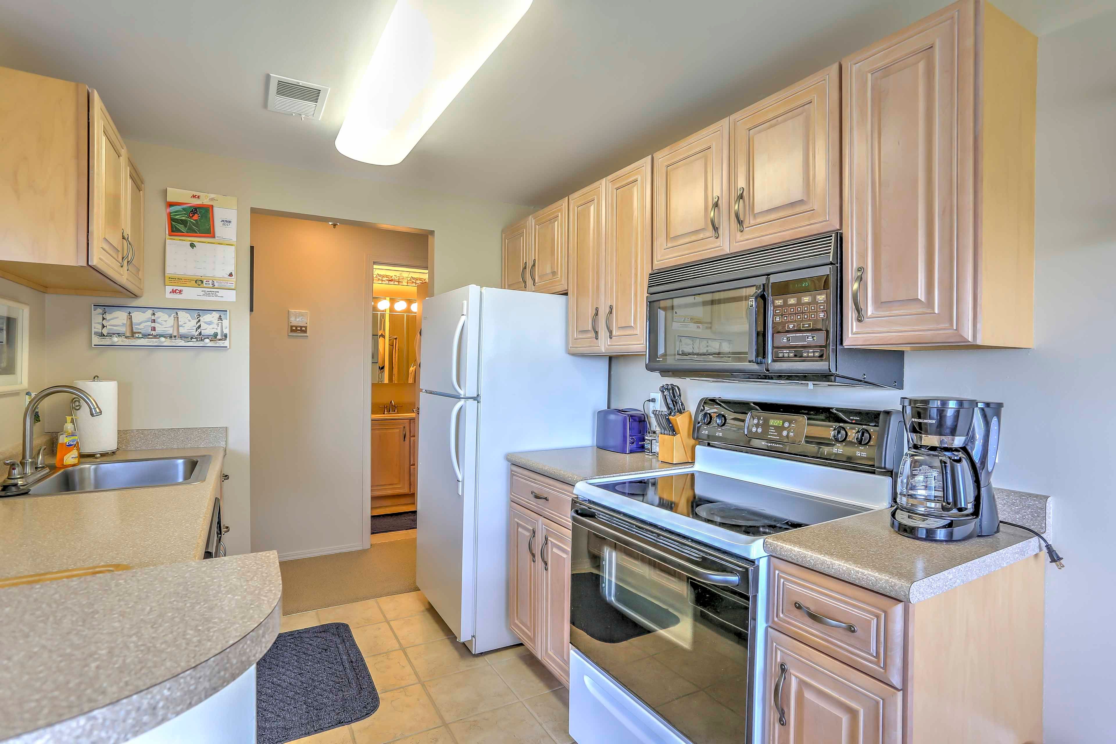 Fully Equipped Kitchen | Drip Coffee Maker | Full Knife Set