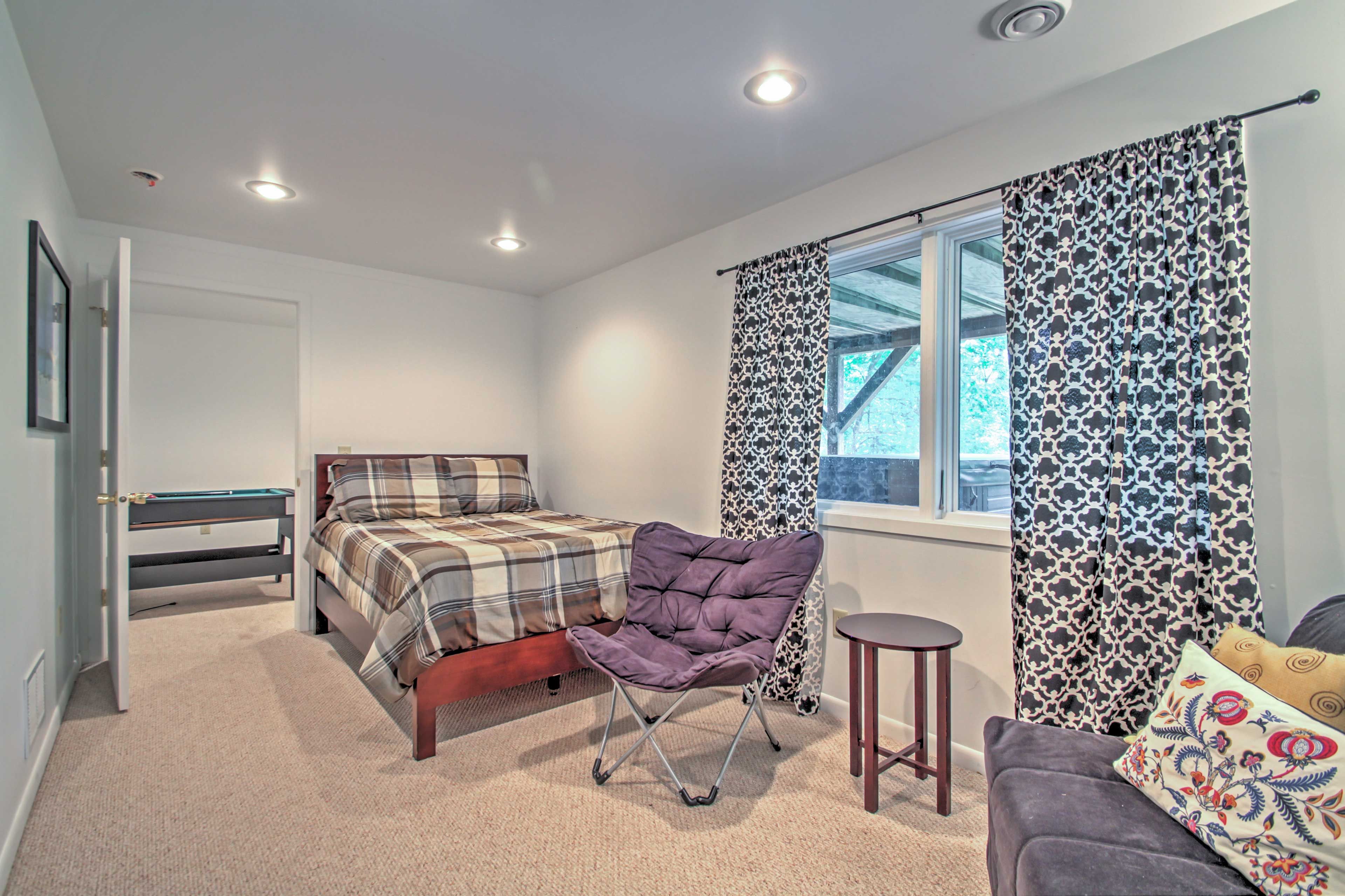 Master Bedroom 2 (Downstairs) | Ground Floor | Queen Bed
