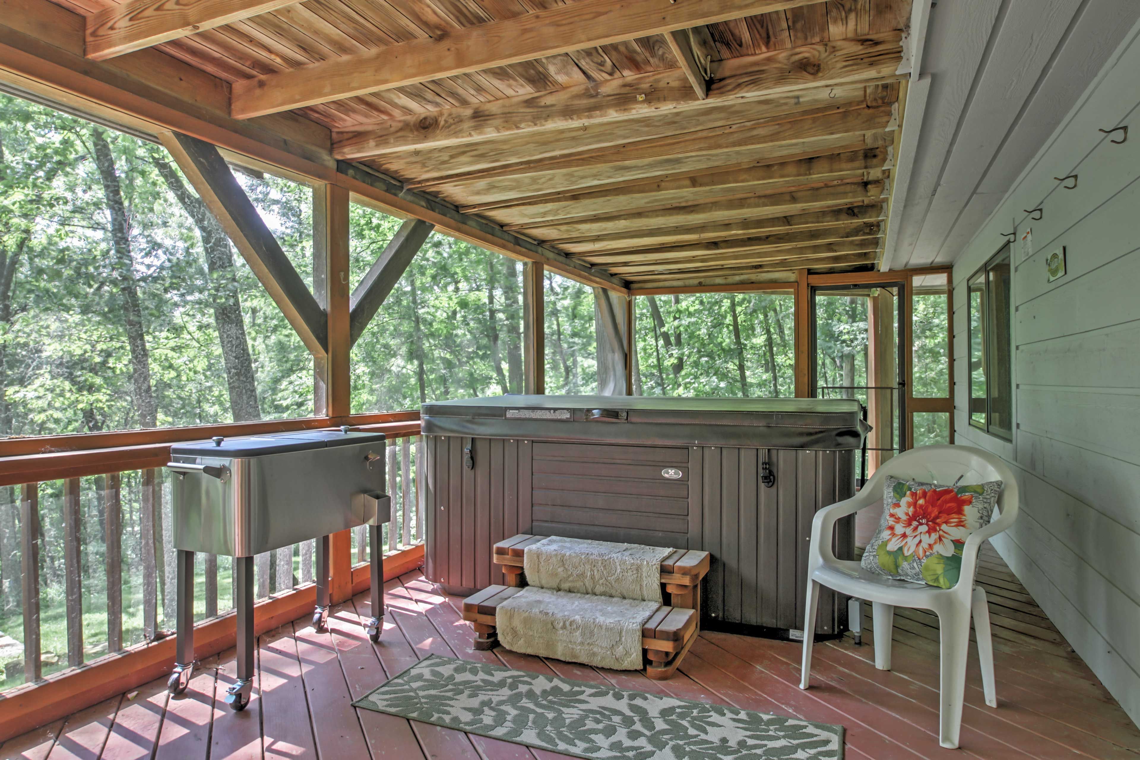 Screened-In Deck | Ground Floor | Private Hot Tub