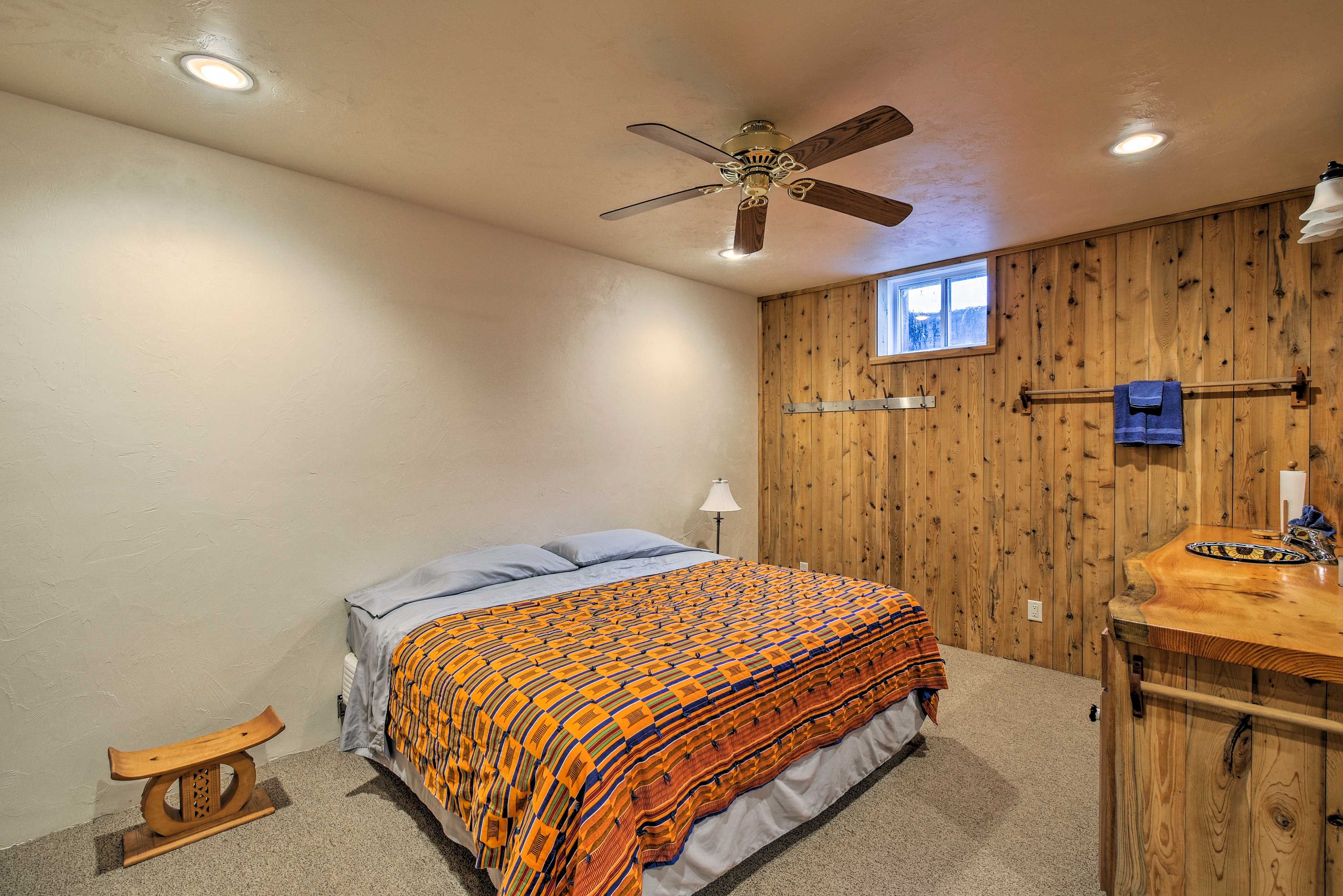 Bedroom Suite 2 | King Bed | Lower Level