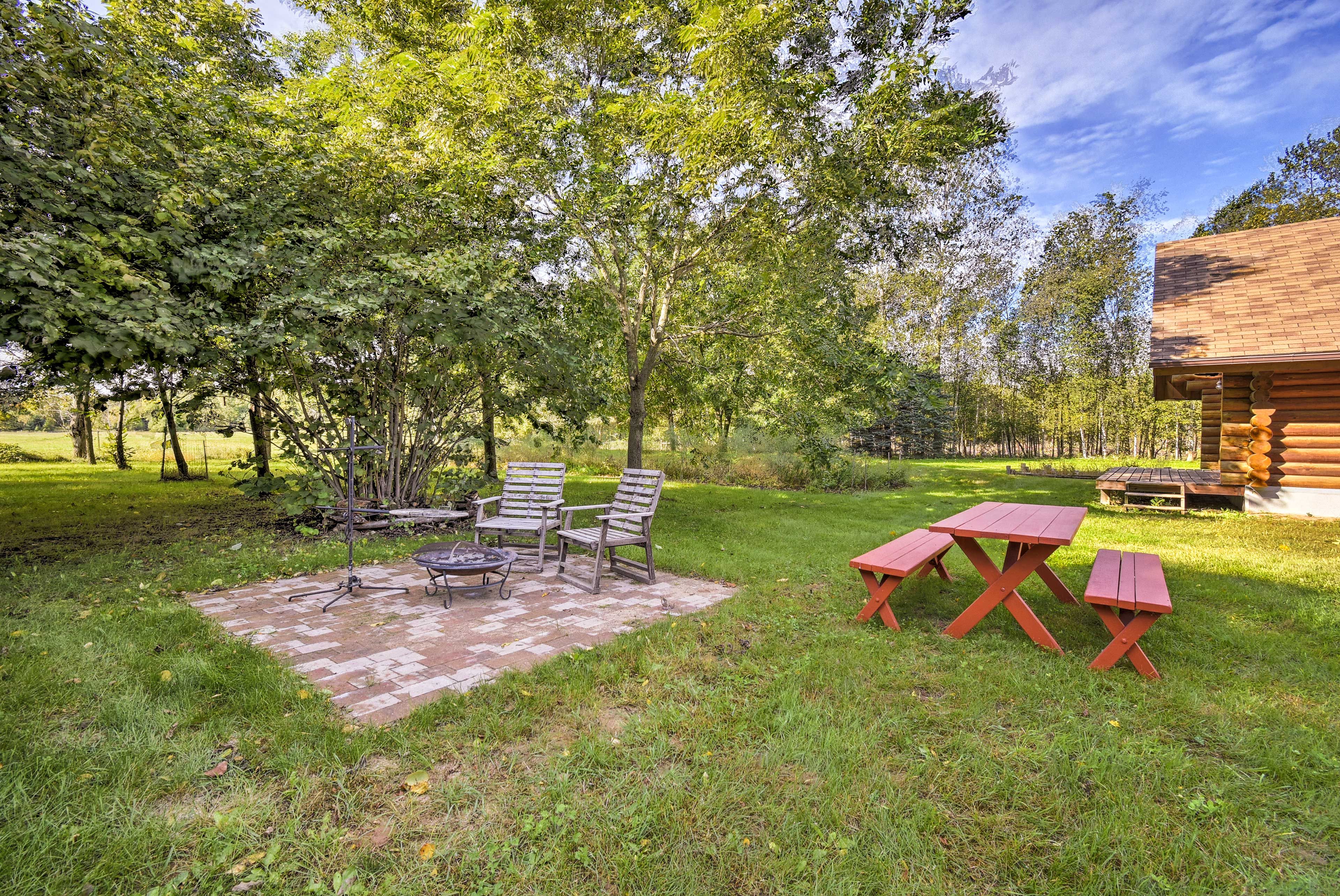 Cabin Exterior | Fire Pit