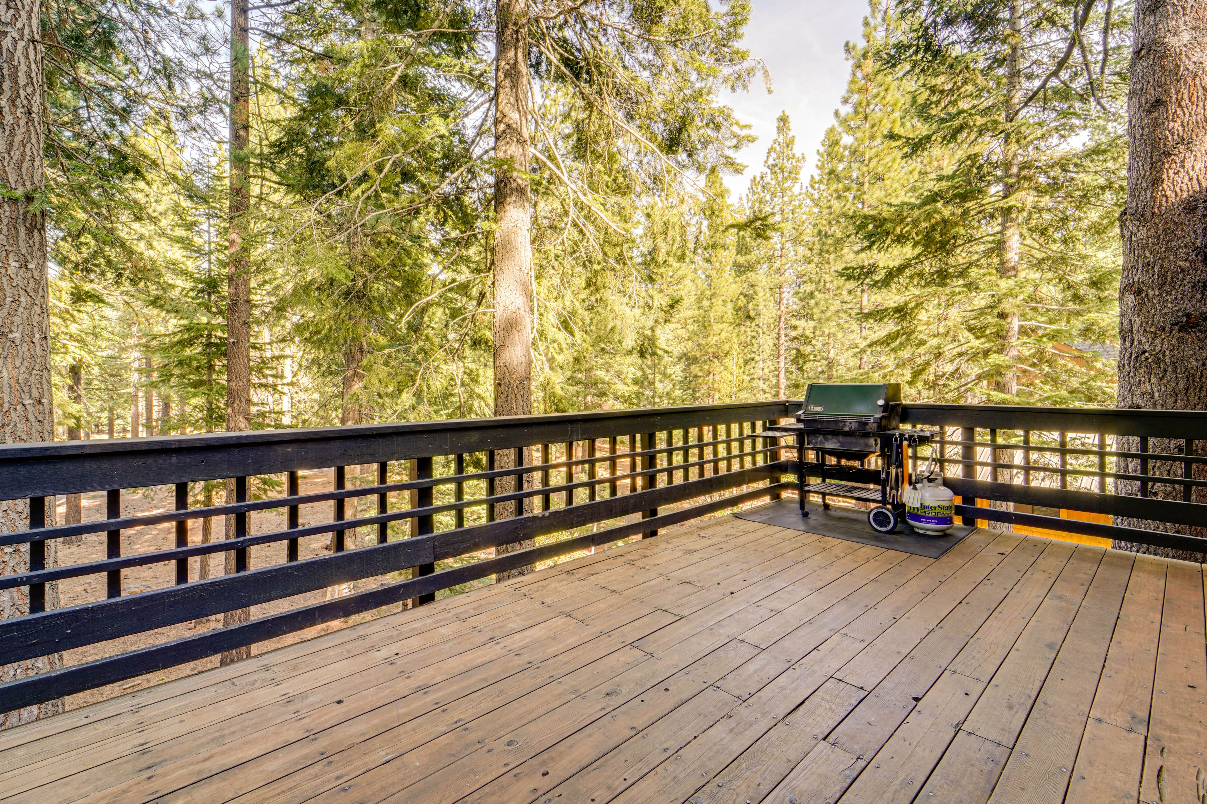 Private Deck | Gas Grill