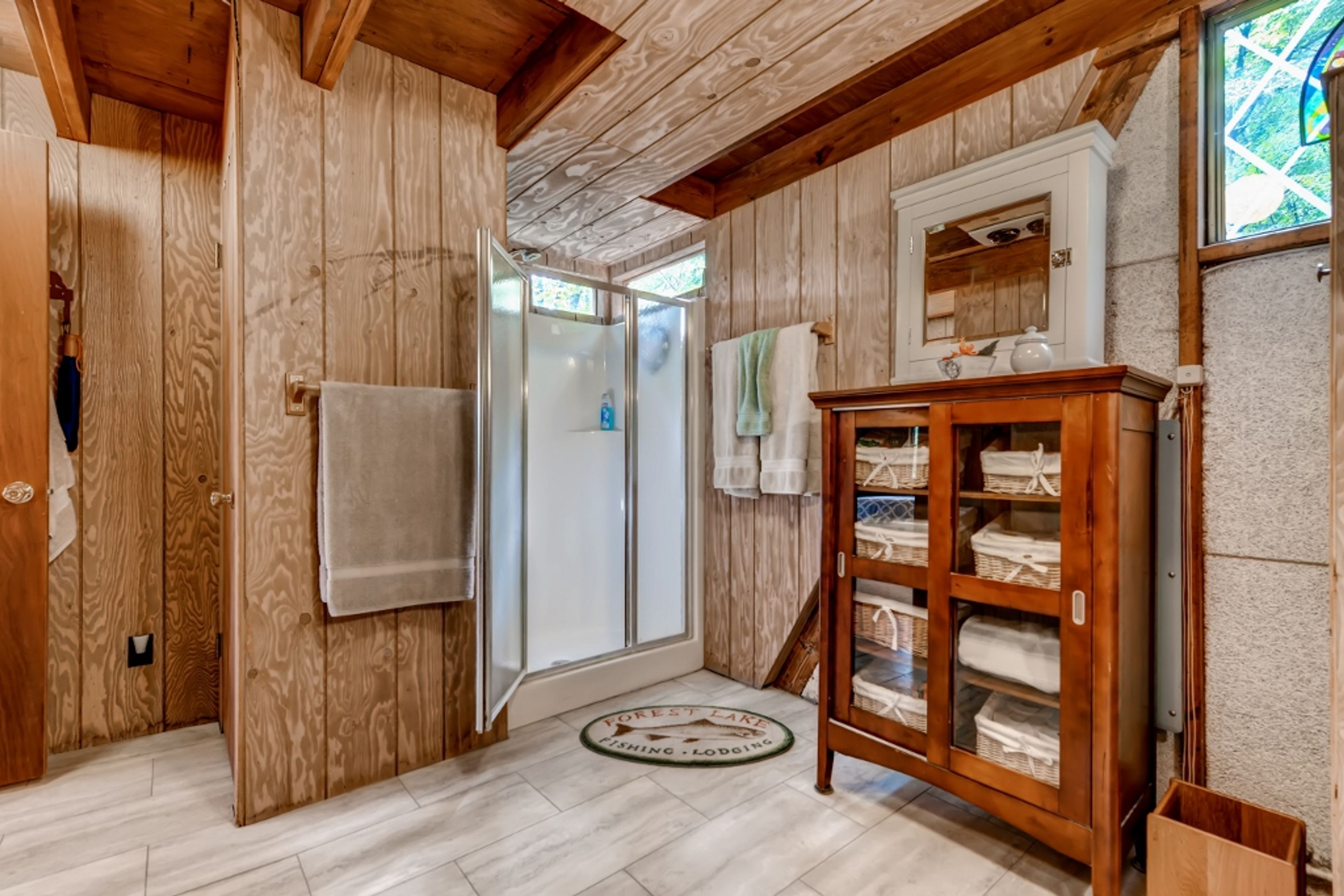 Full Bathroom | Walk-In Shower