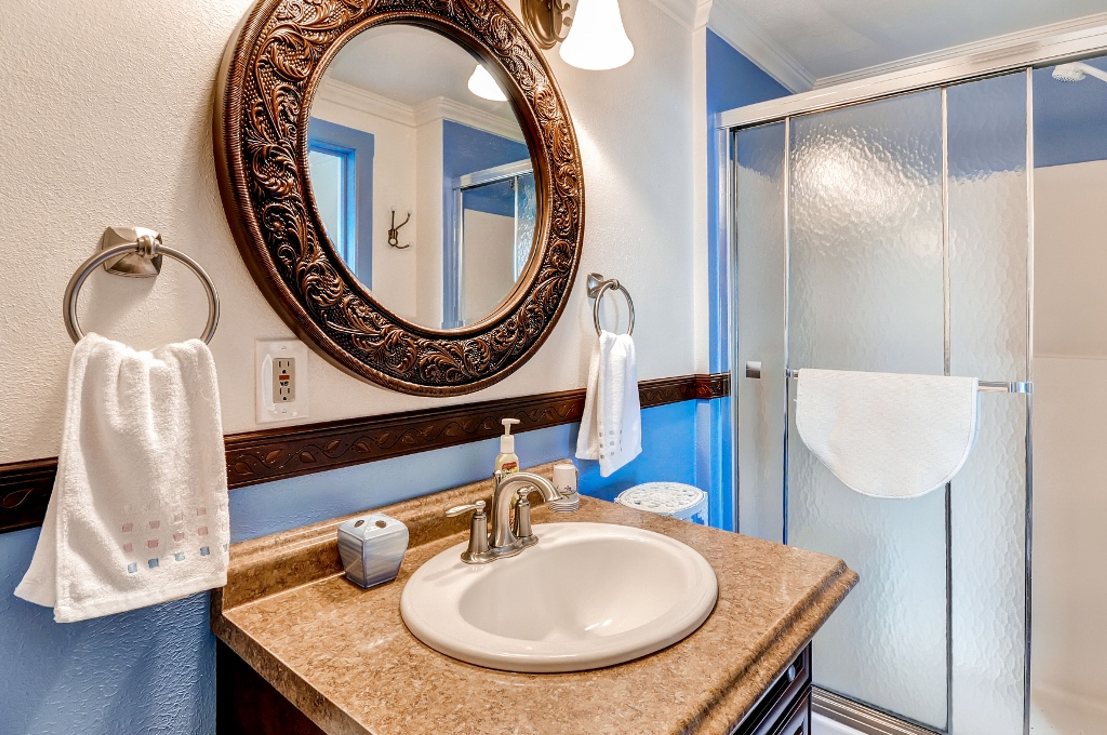Full Bathroom | Walk-In Shower