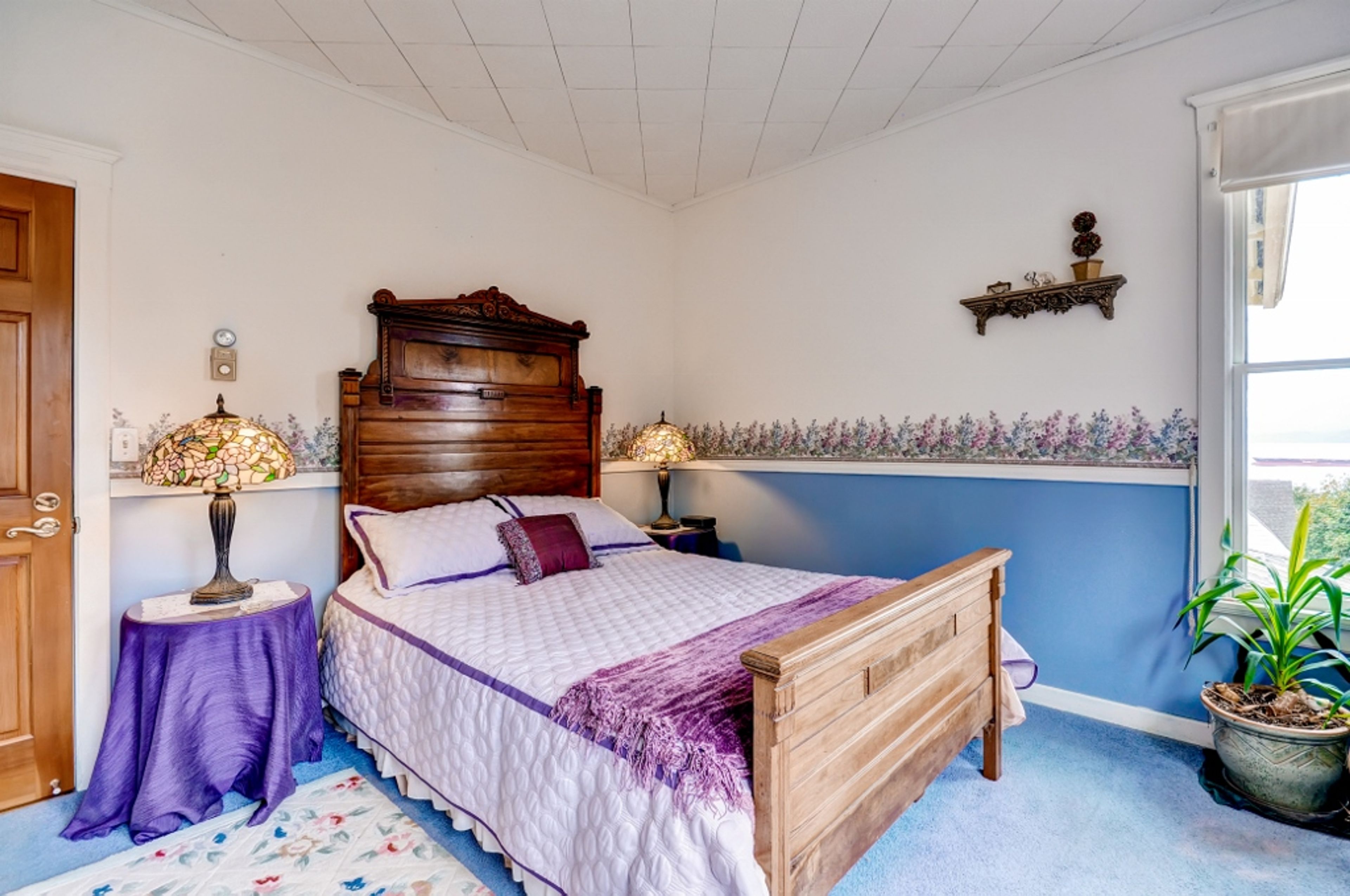 Bedroom 2 | Queen Bed