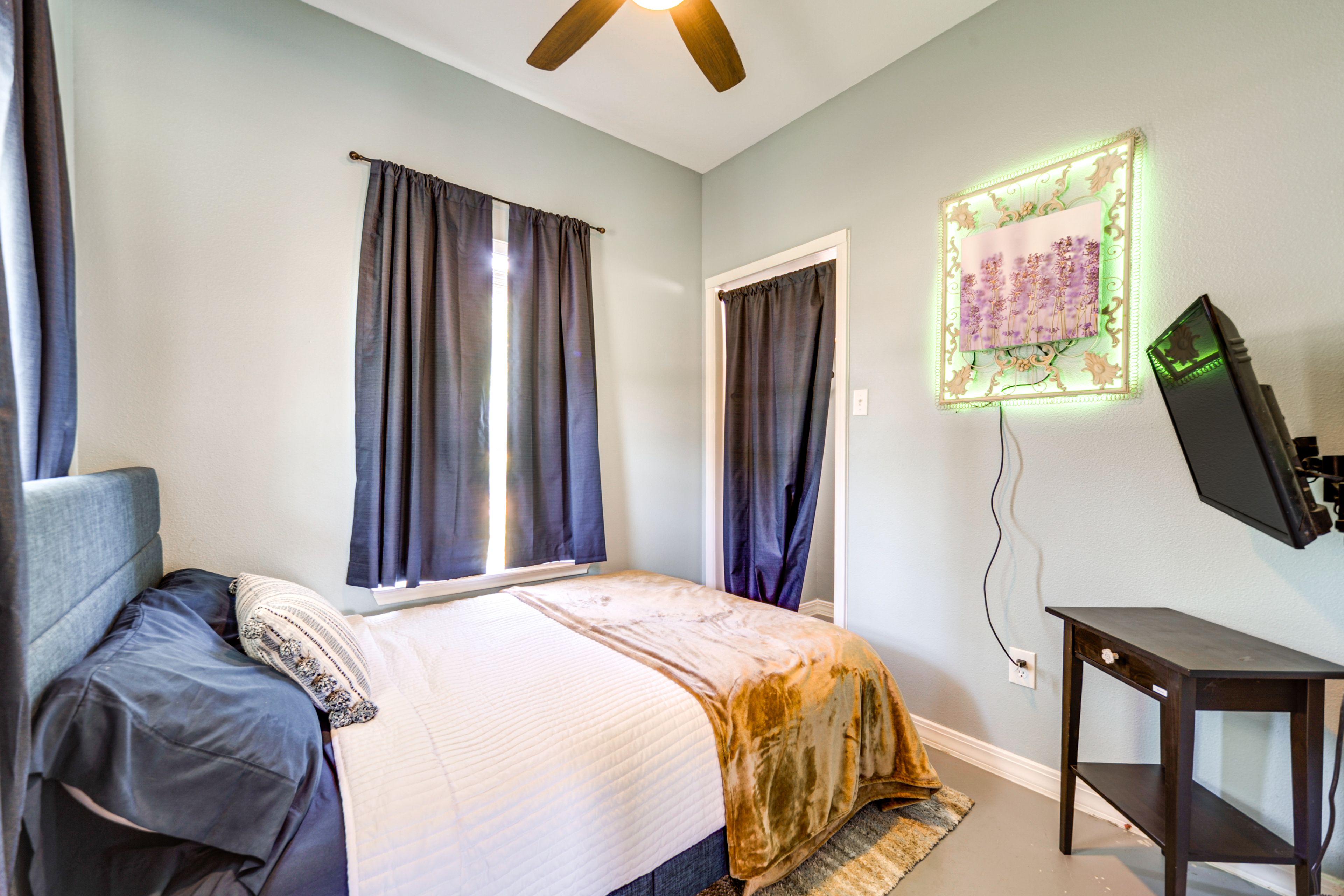 Bedroom 3 | Full Bed | Linens Provided | 1st Floor