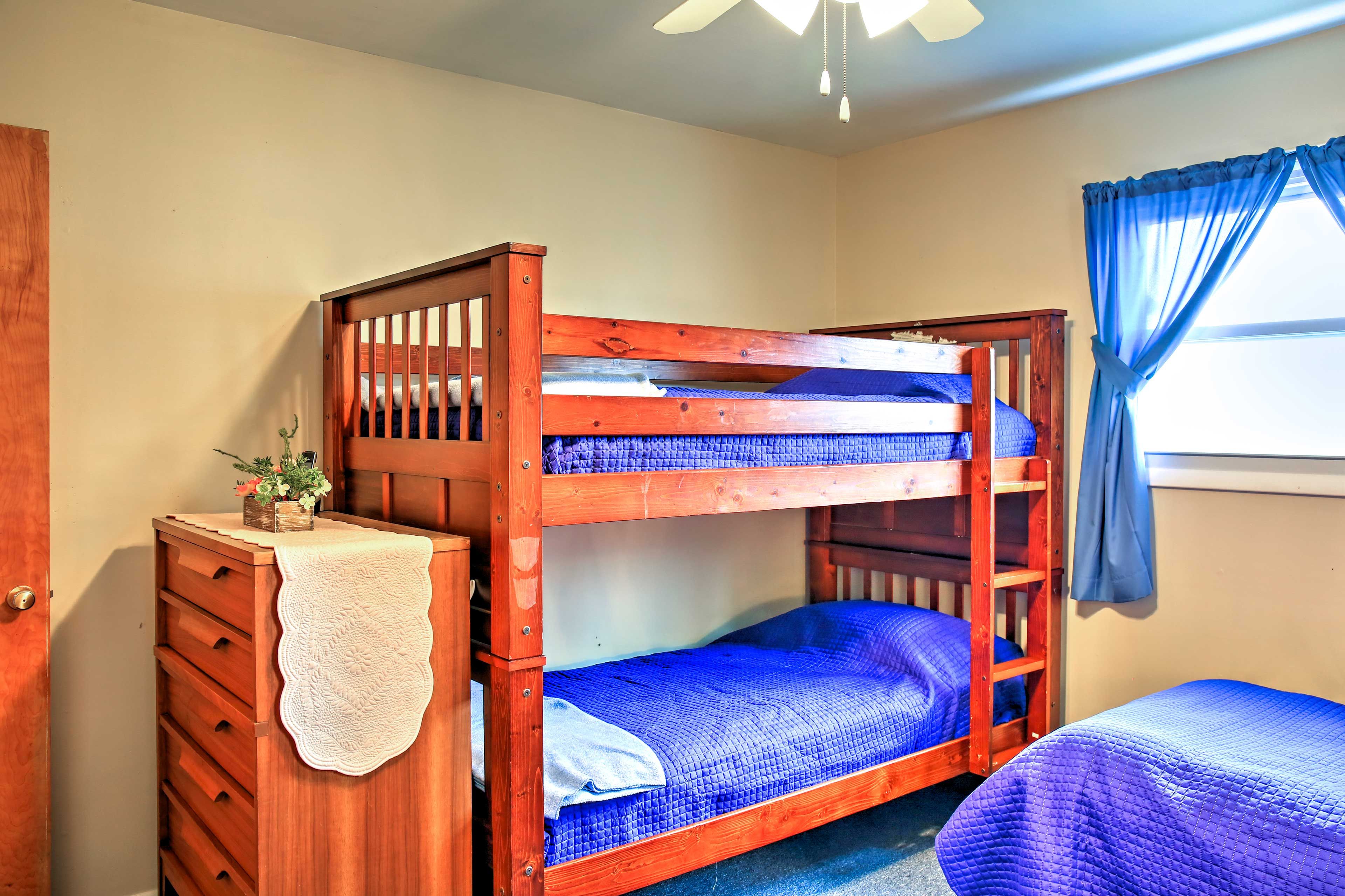 Bedroom 2 | Linens Provided