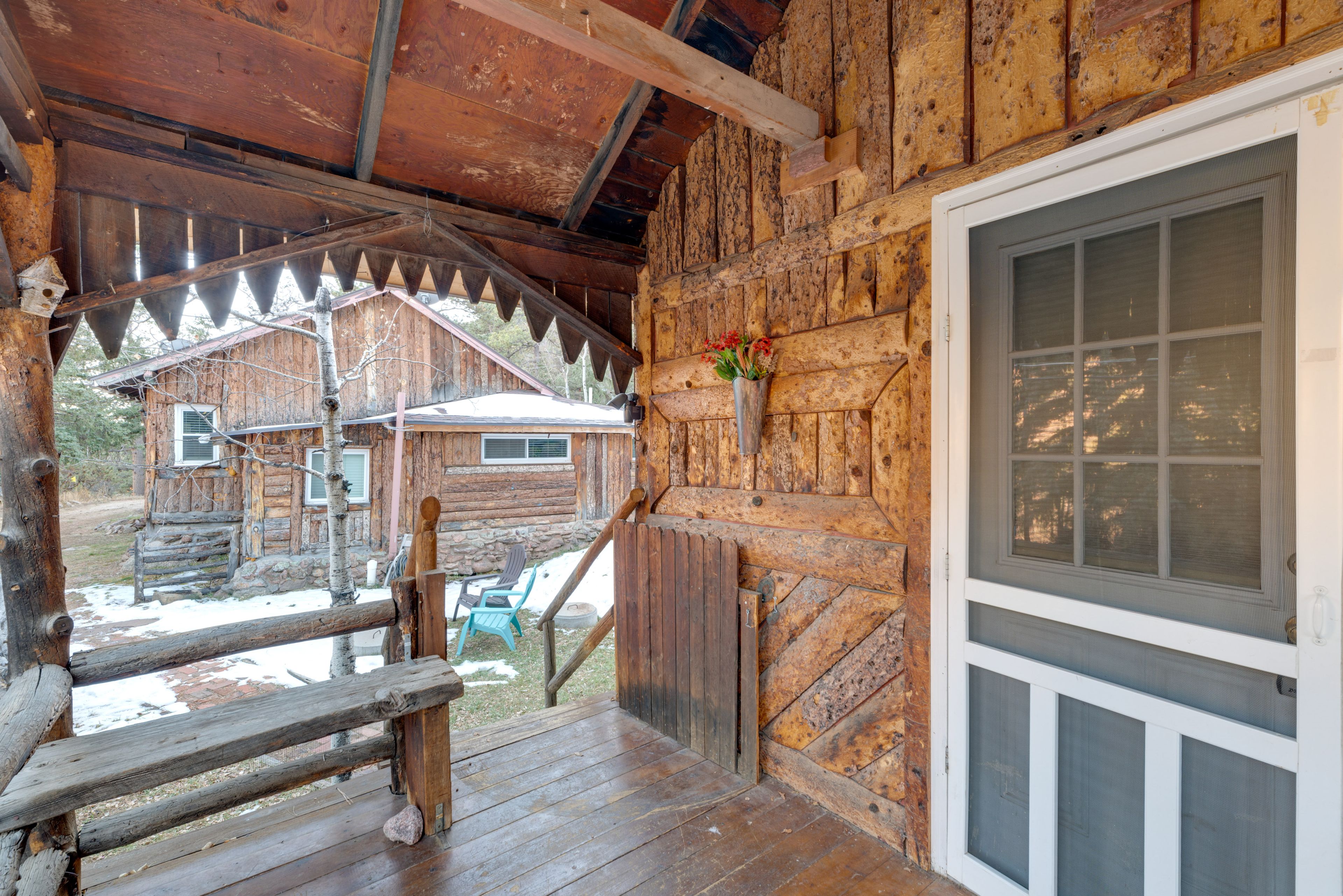 Detached Studio Cabin | Entryway