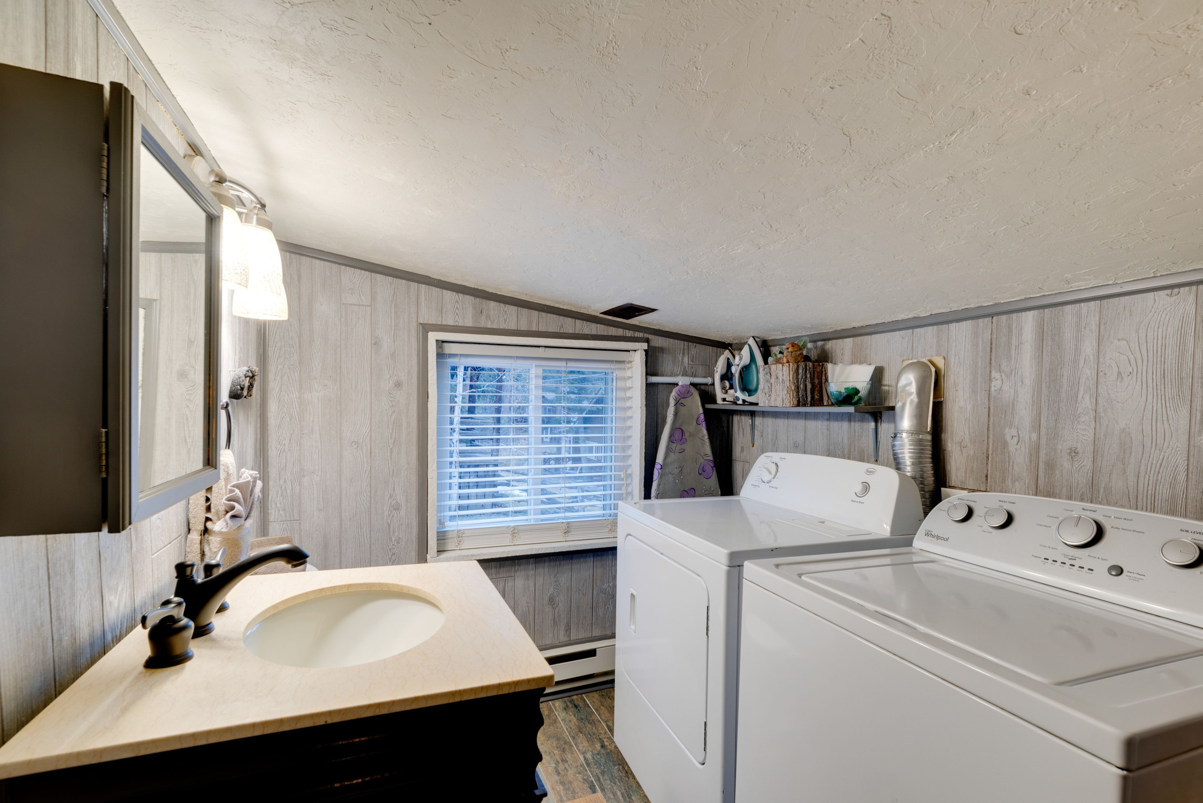 Half Bathroom | Washer & Dryer
