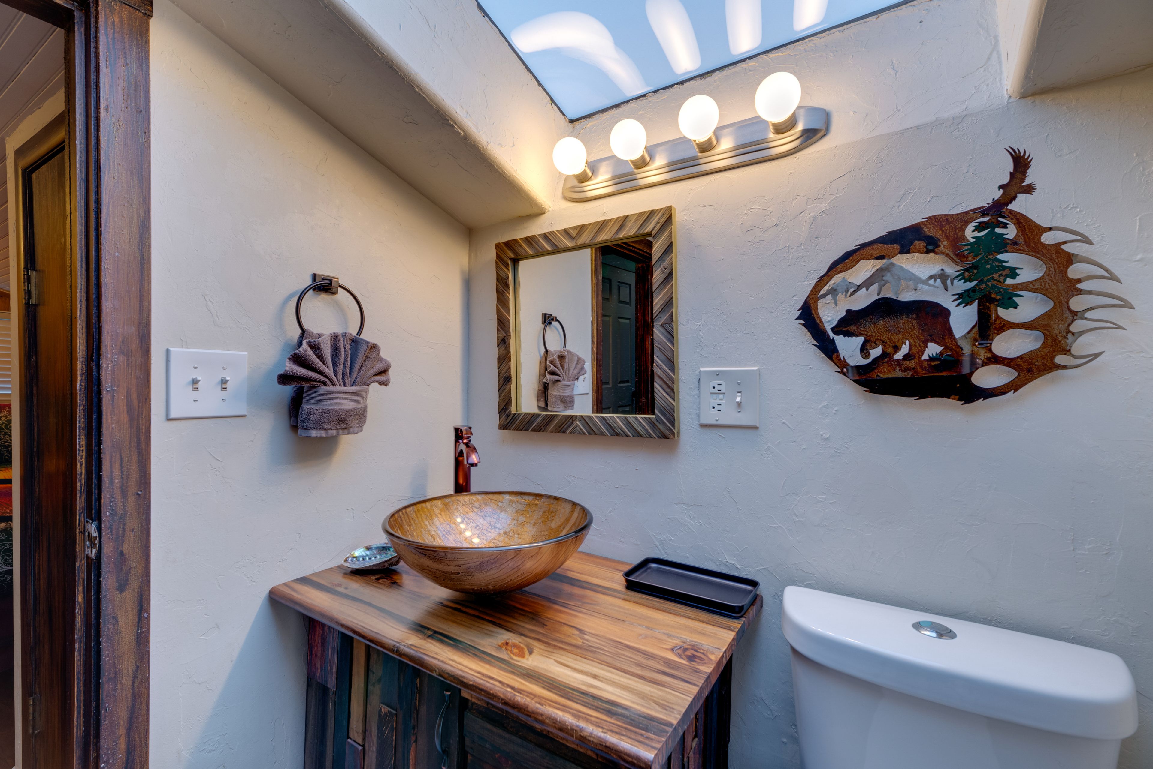 Full Bathroom | Linens & Towels
