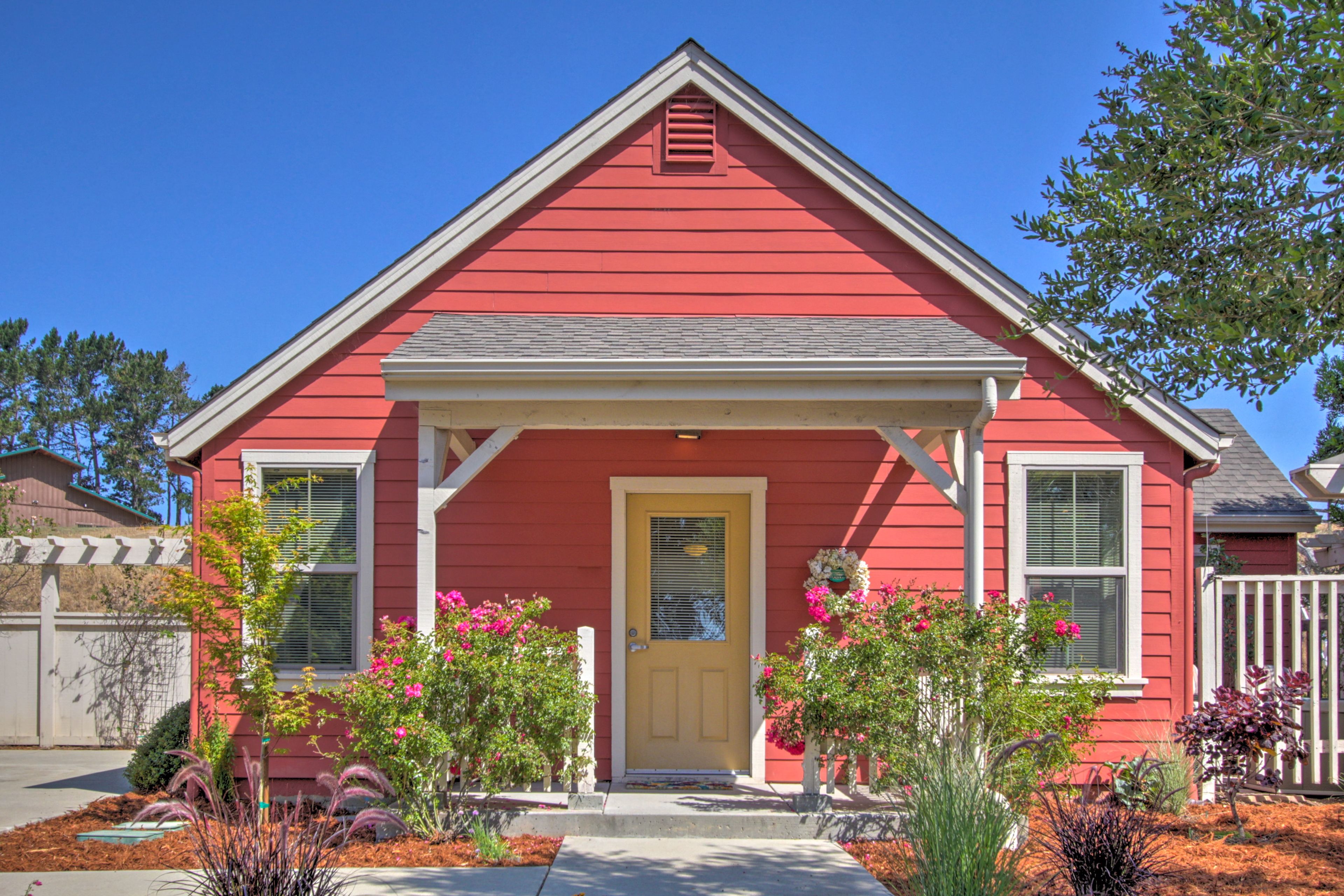 Point Reyes Station Vacation Rental | 2BR | 1BA | 925 Sq Ft | 1 Step Required