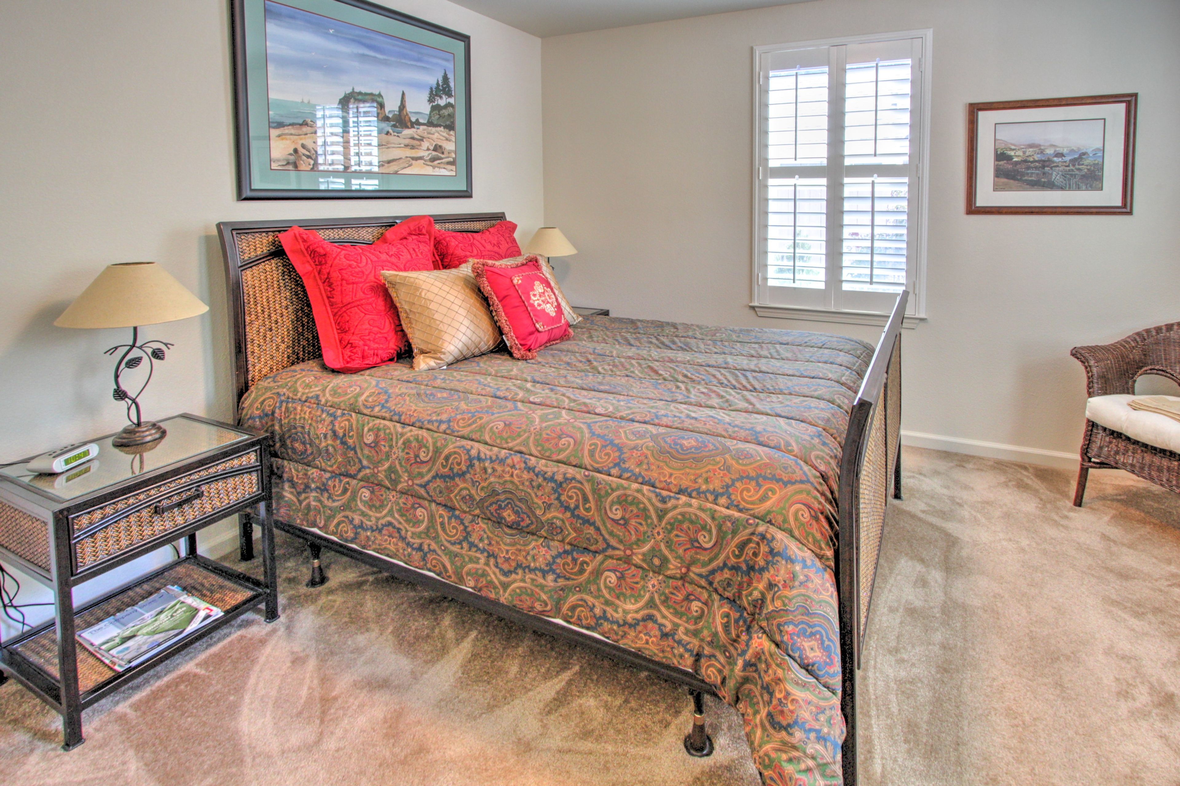 Bedroom 2 | Queen Bed
