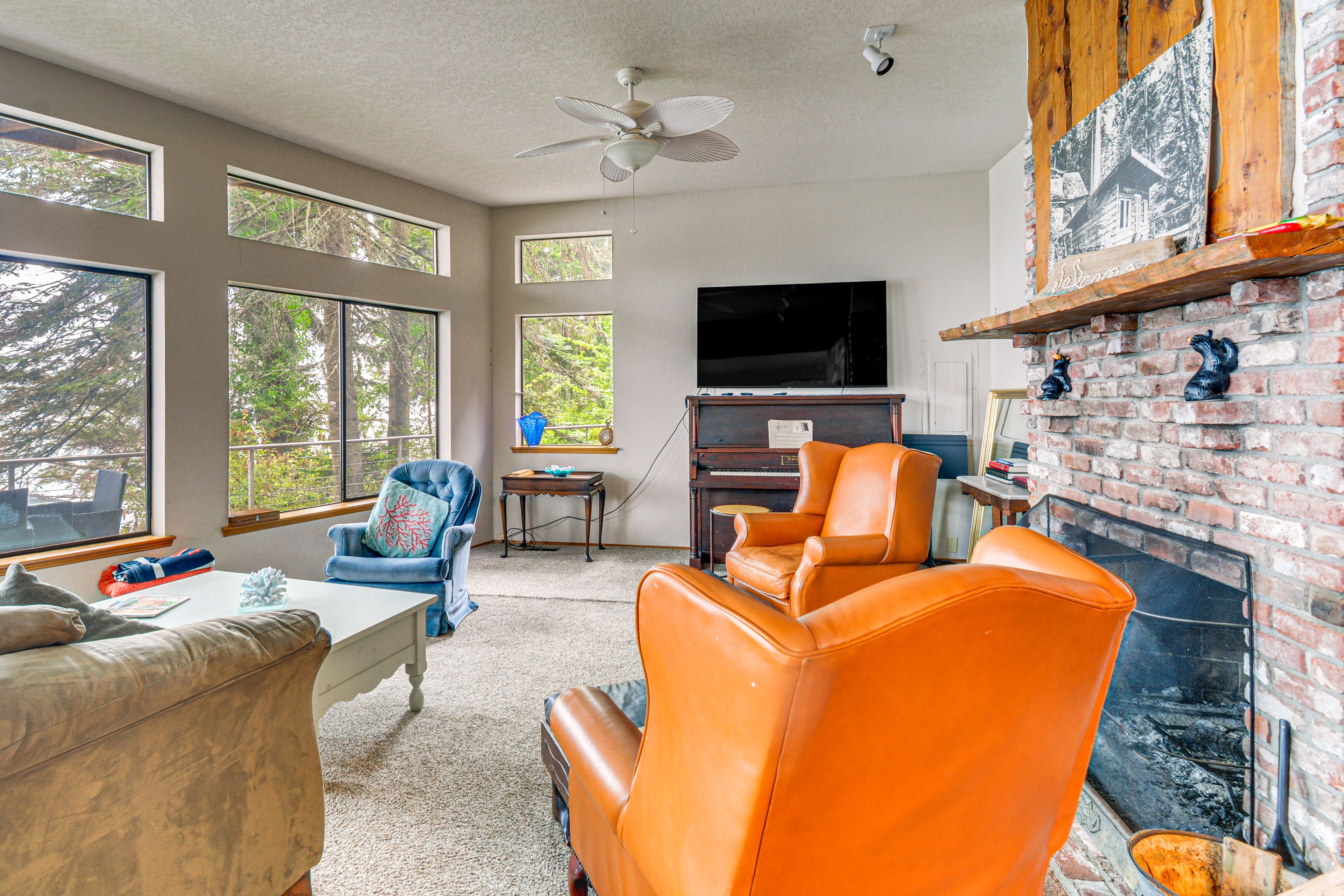 Living Room | 1st Floor | Cable TV | DVD Player