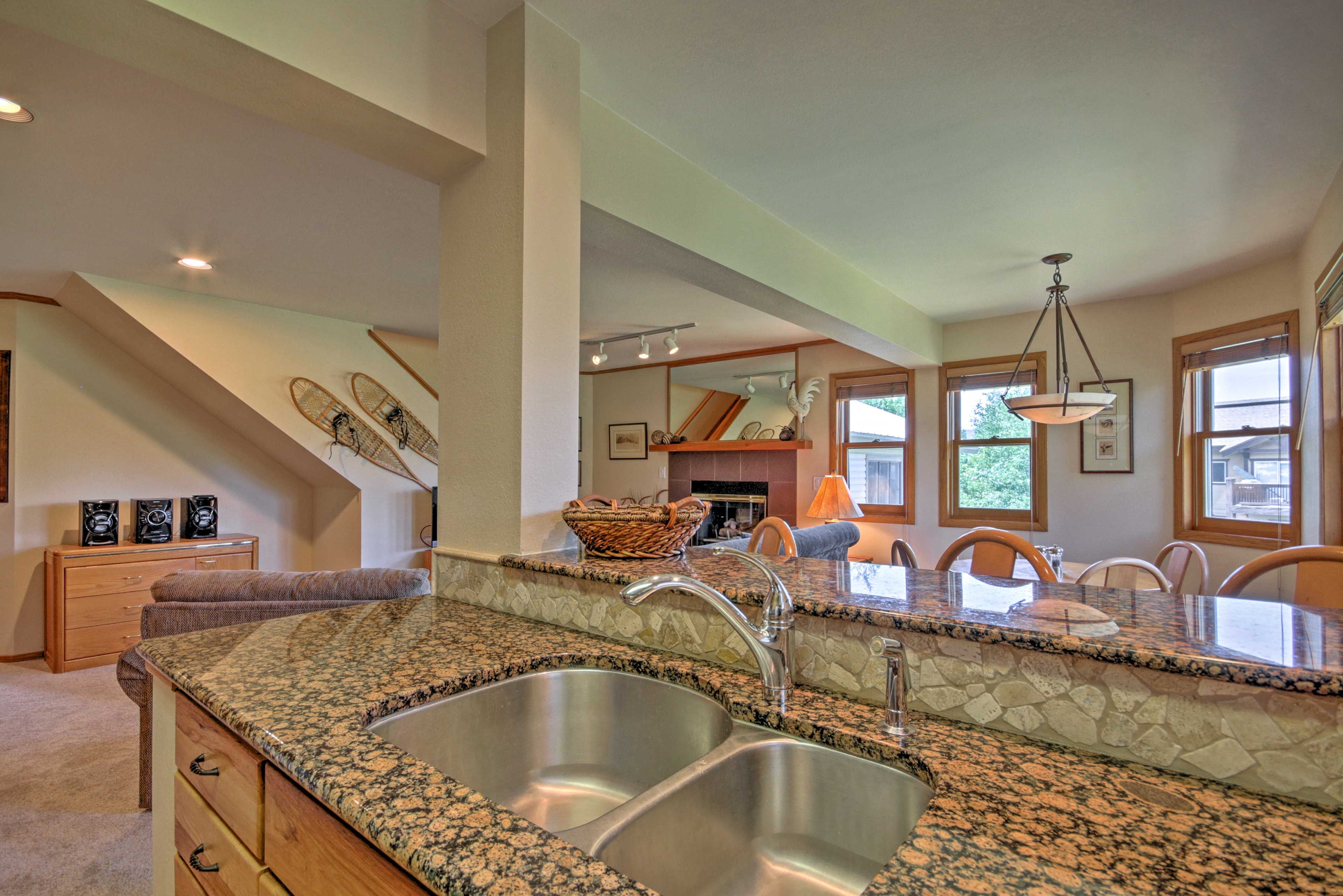 Kitchen | Breakfast Bar w/ Seating