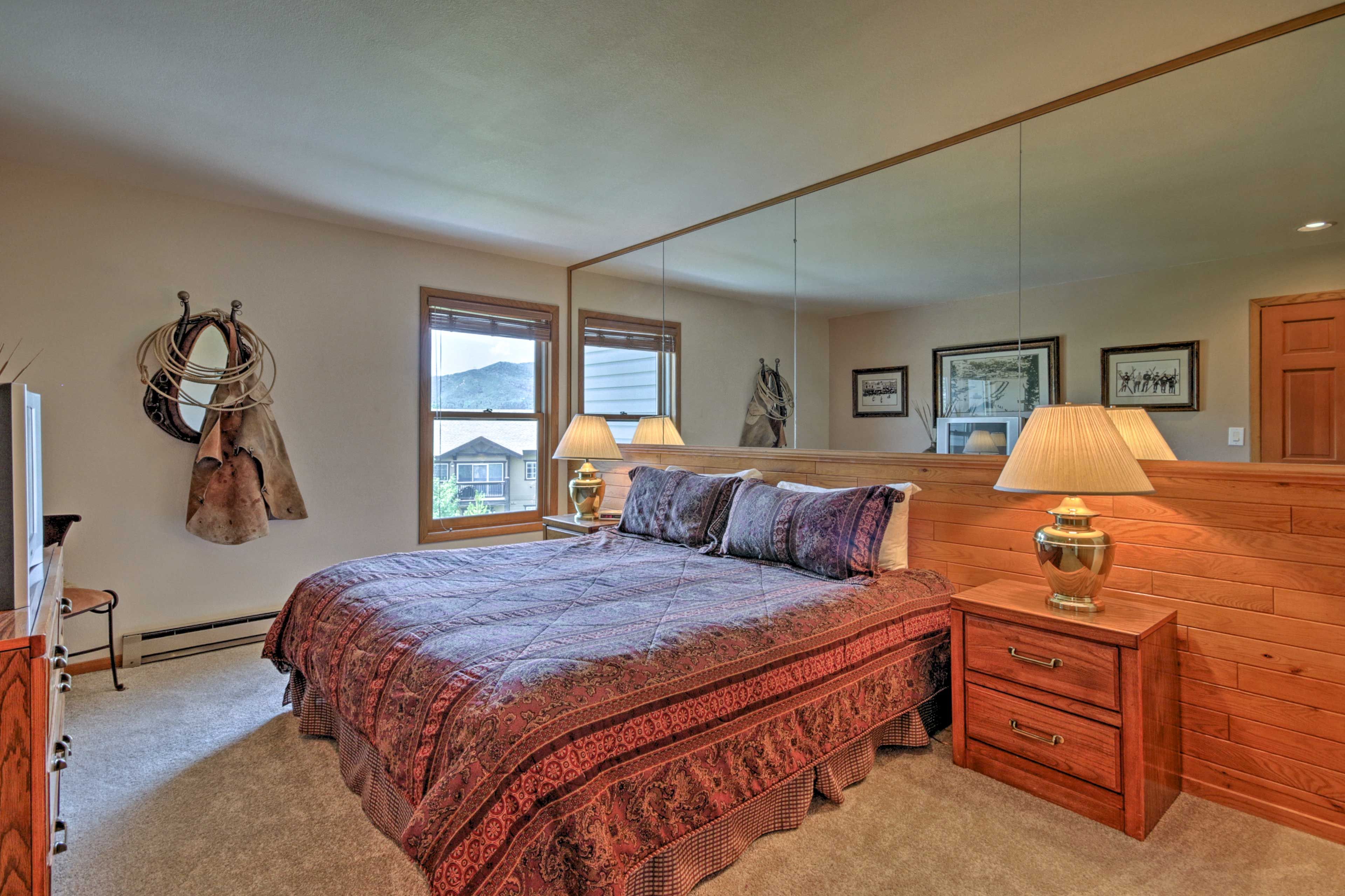 Bedroom 2 | 2nd Floor | King Bed