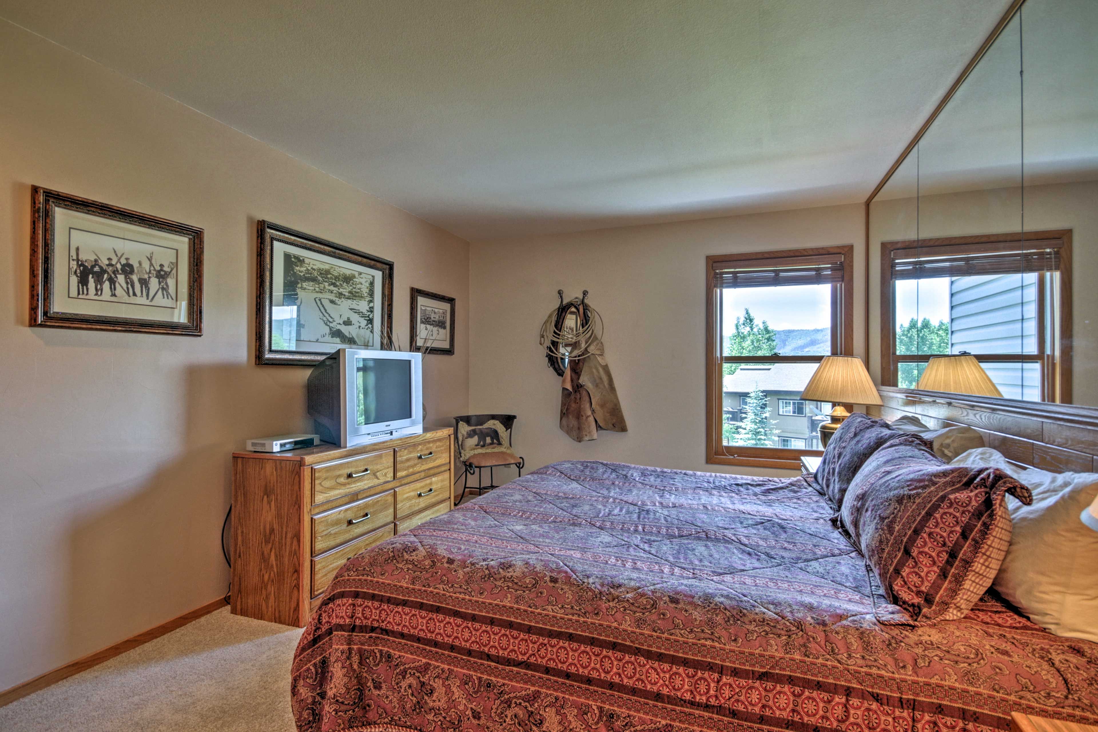 Bedroom 2 | Cable TV