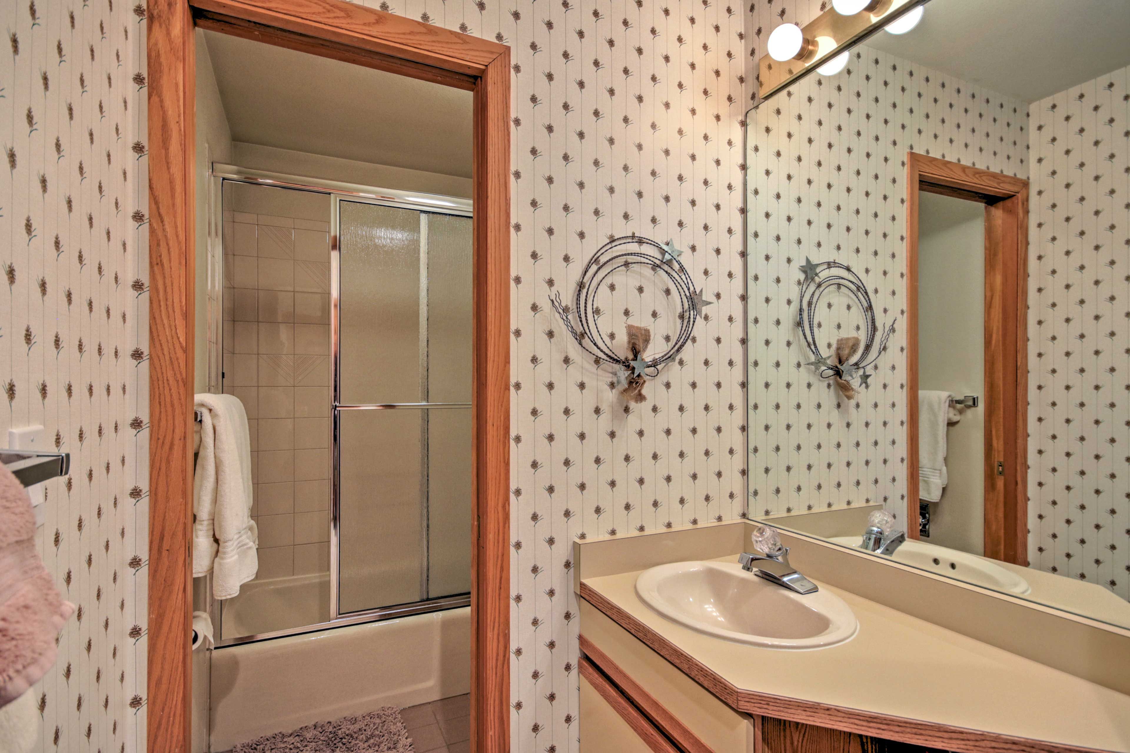 Bathroom | 2nd Floor | Towels Provided