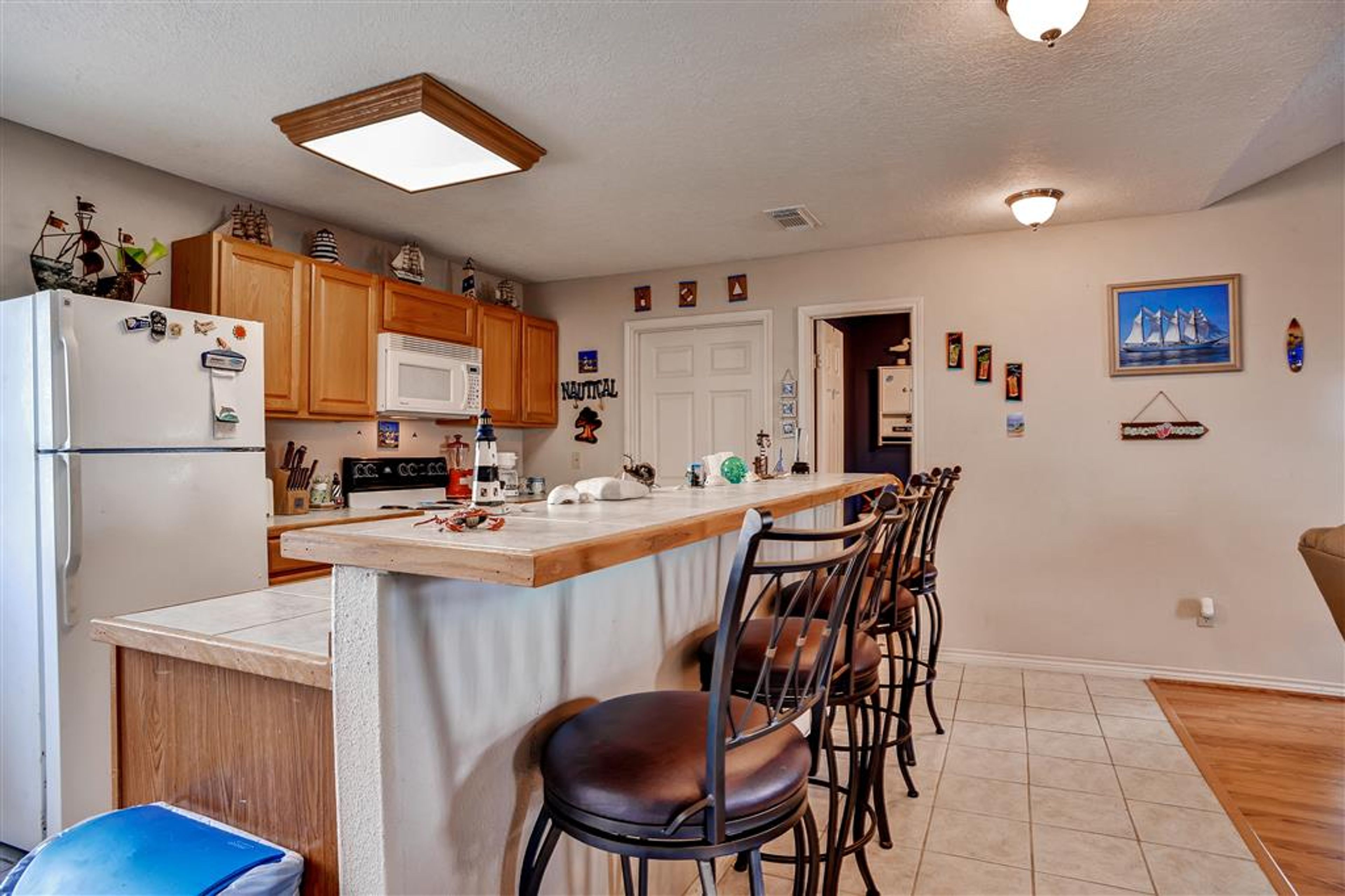 Kitchen | Fully Equipped | Dishware/Flatware