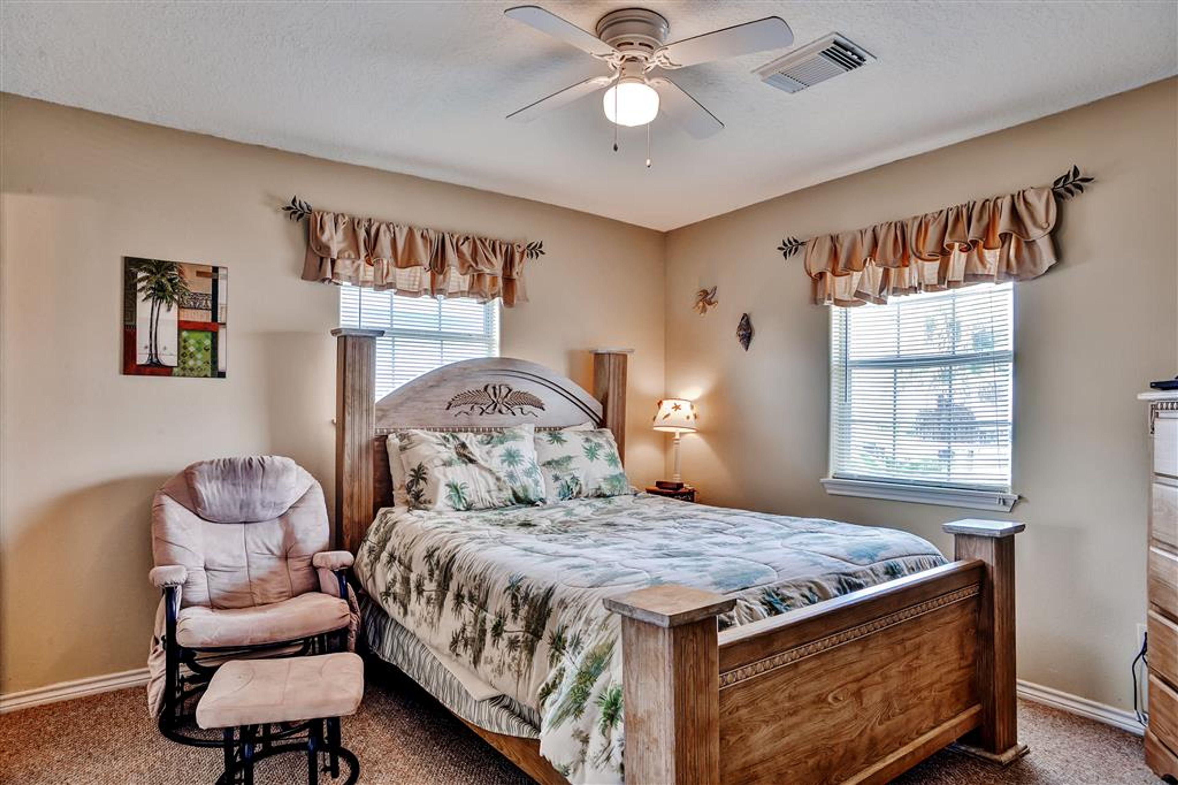 Bedroom 3 | Queen Bed