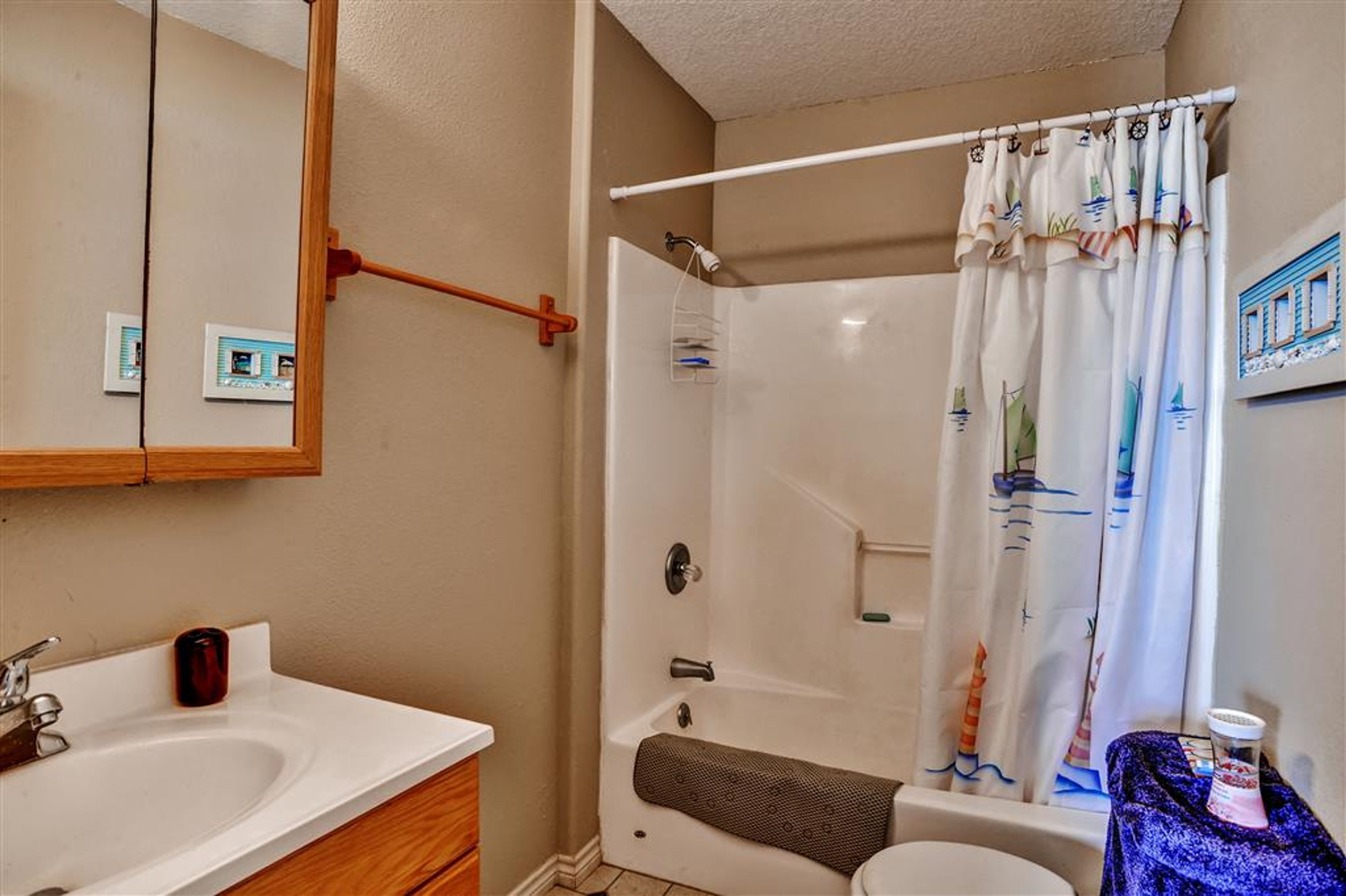 Full Bathroom