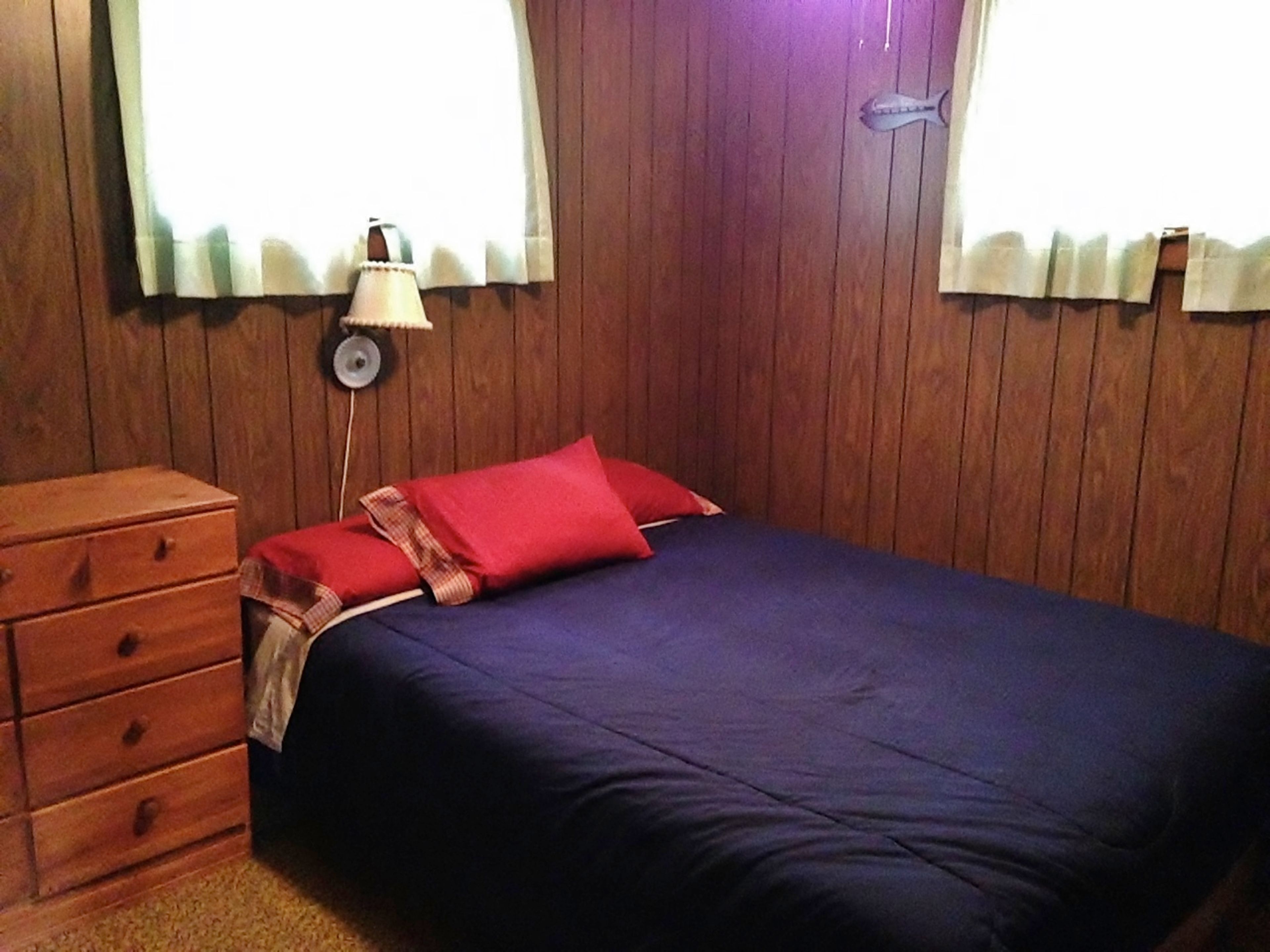 Bedroom 1 | Queen Bed