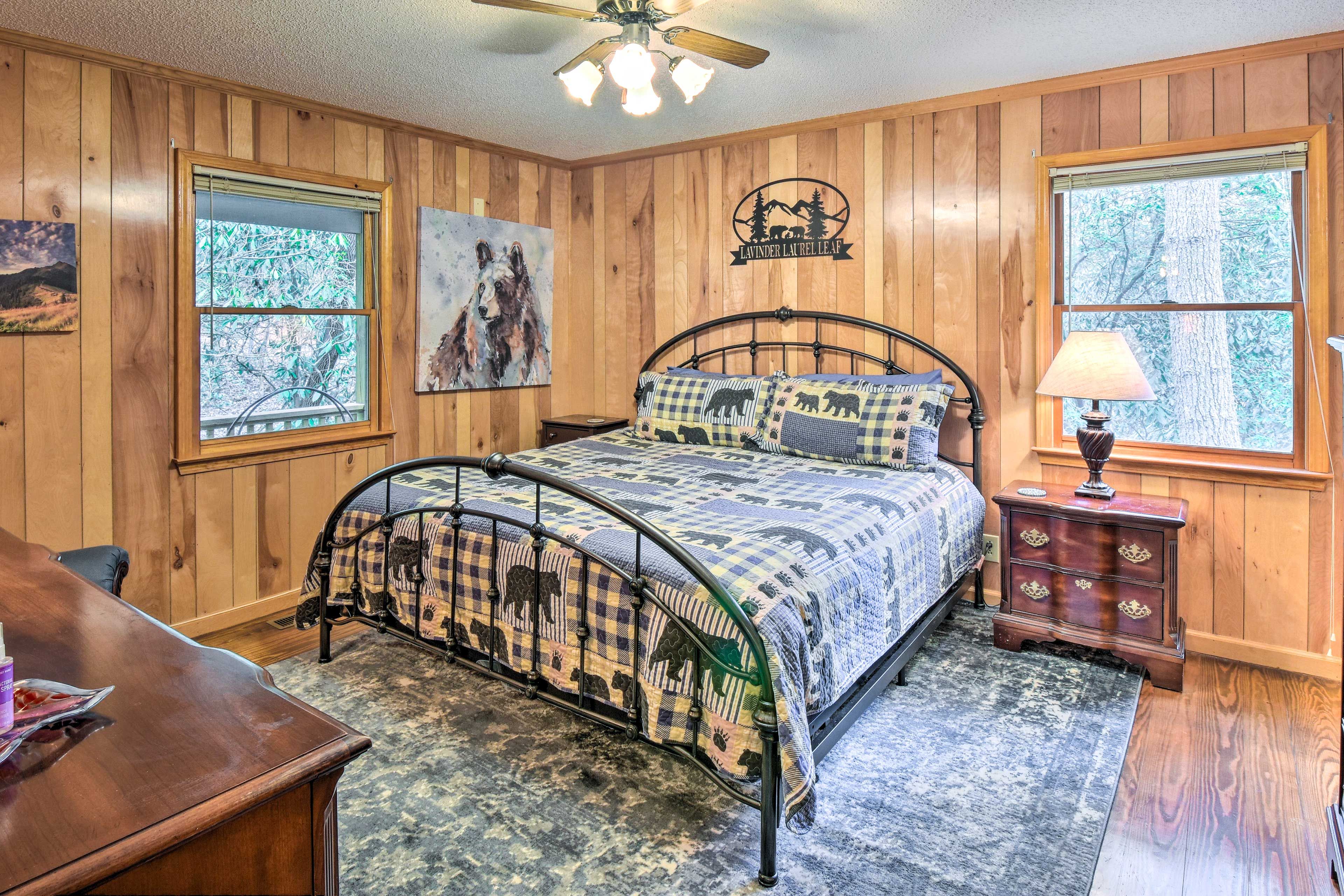 Bedroom 2 | Queen Bed | Smart TV | En-Suite Bath