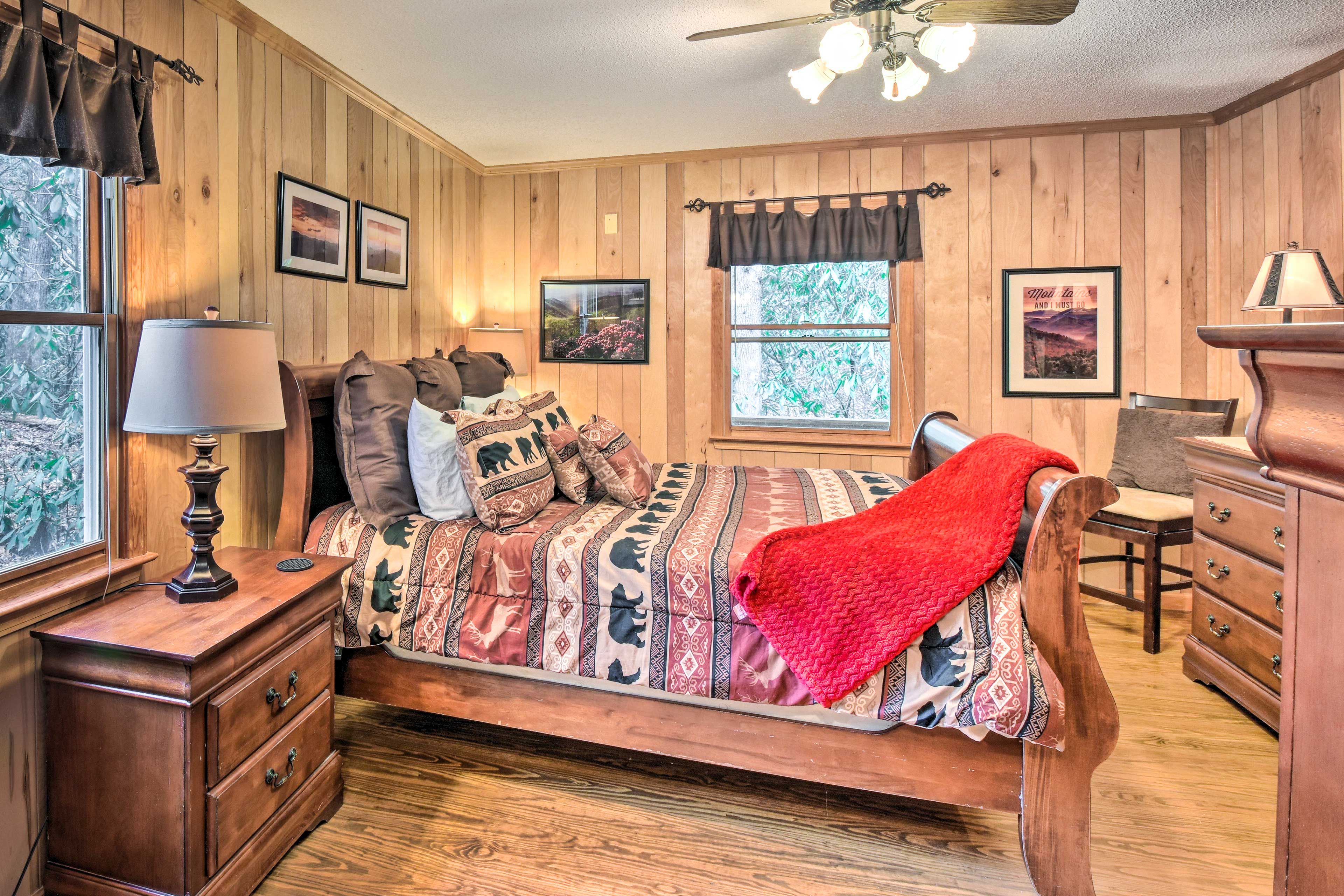 Bedroom 1 | King Bed | En-Suite Bath | Smart TV