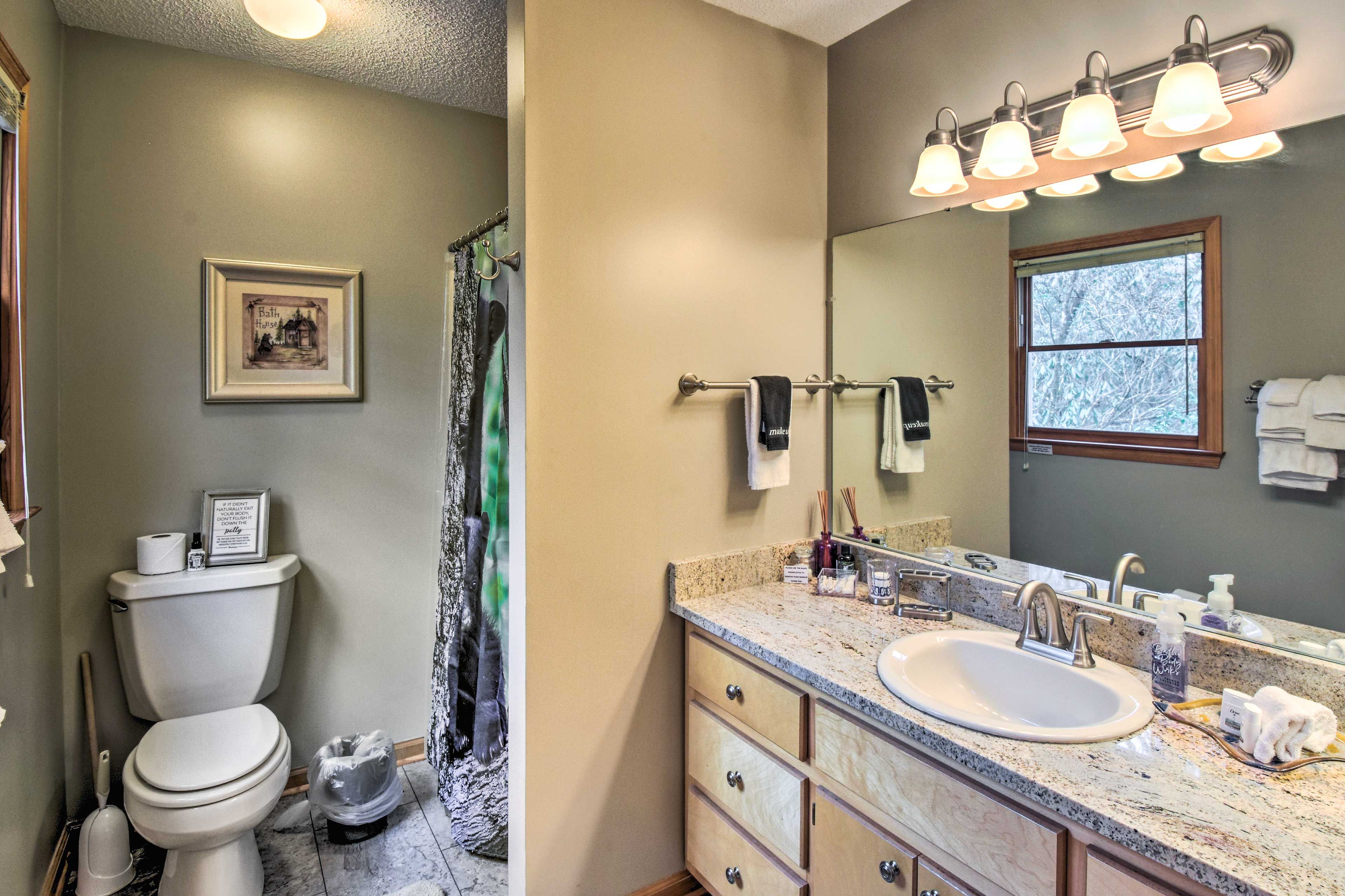 En-Suite Bath | Towels Provided