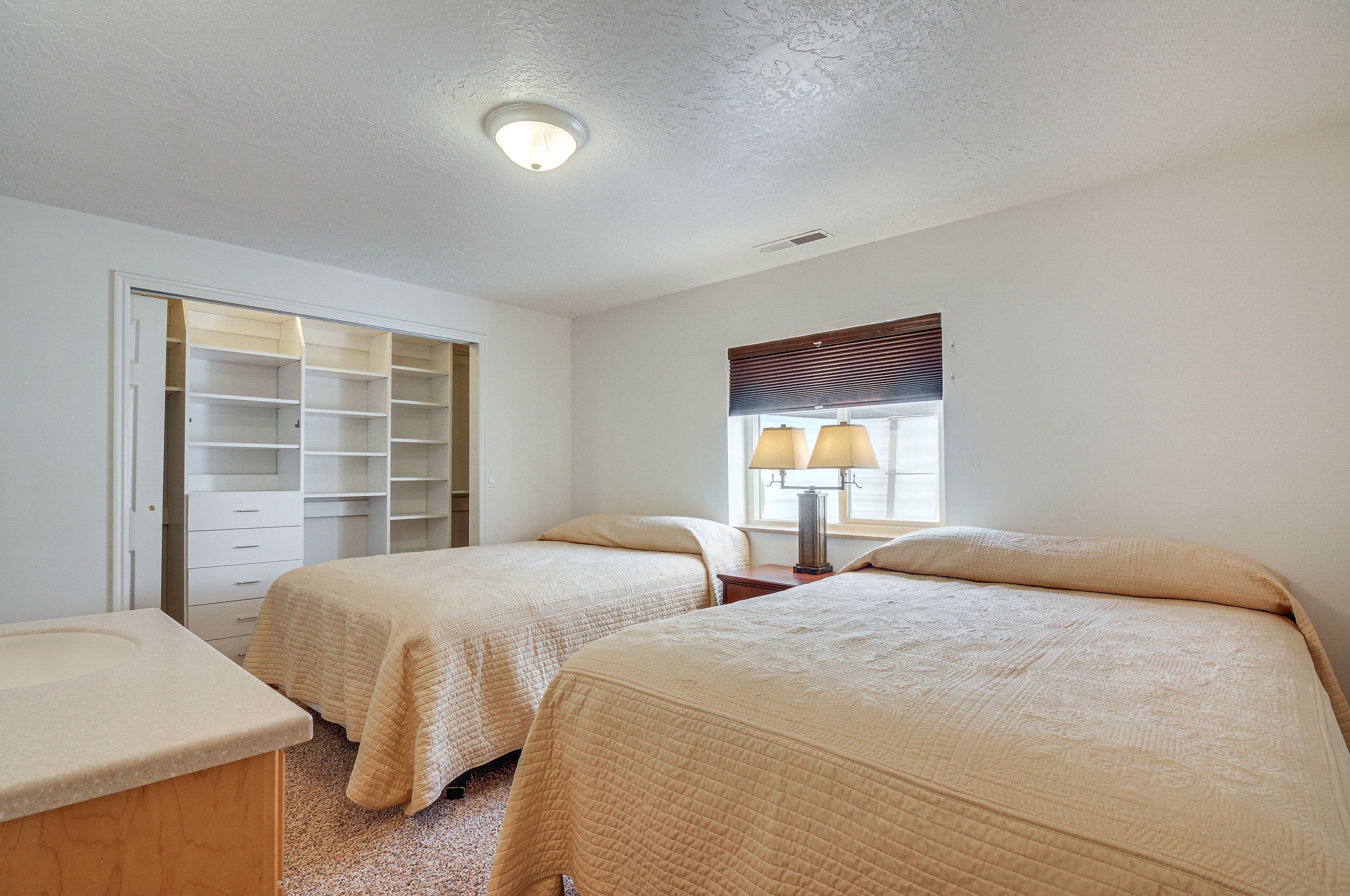 Bedroom 6 | 2 Queen Beds