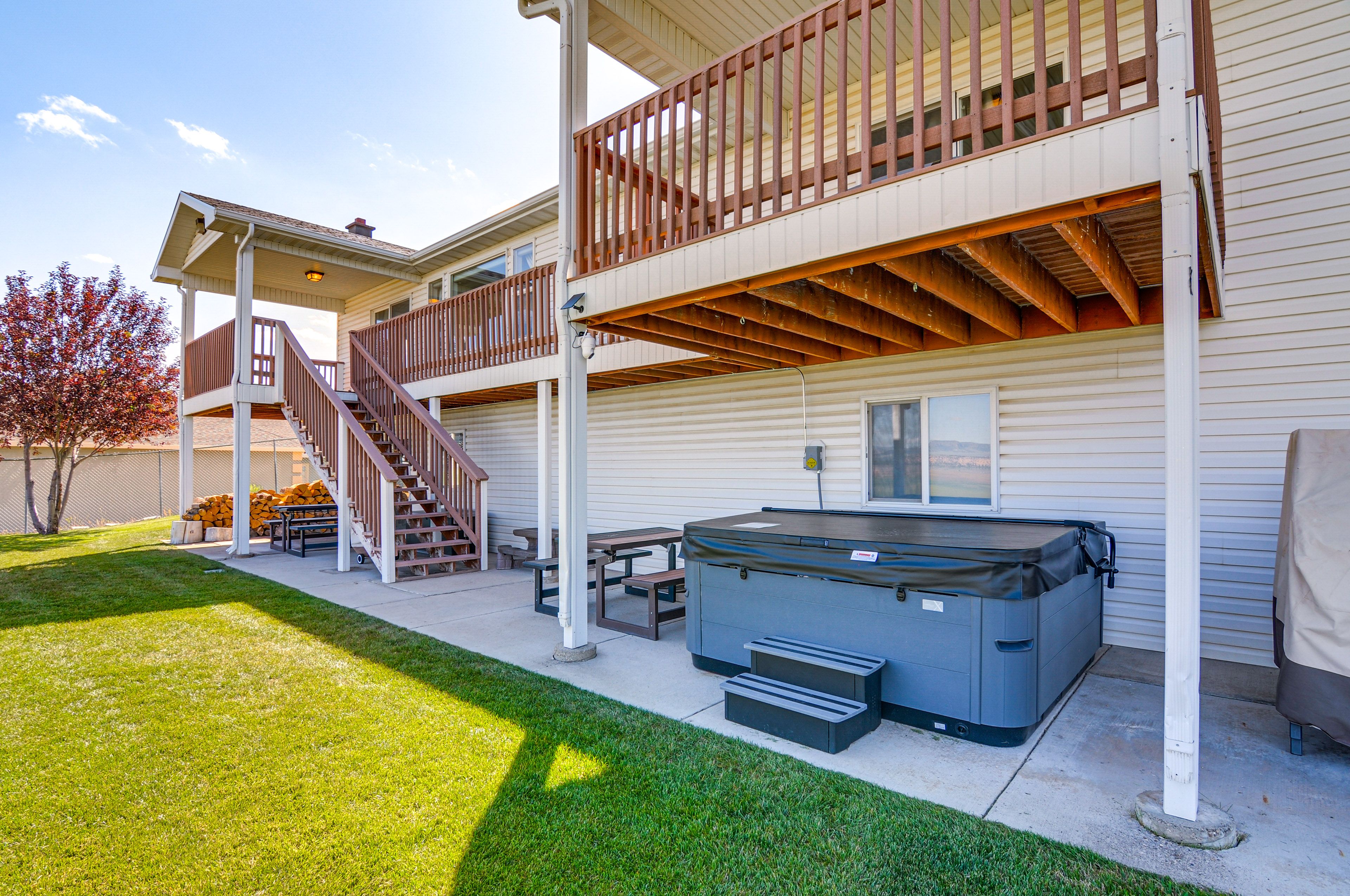 Bryce Vacation Rental | 6BR | 3BA | 4,400 Sq Ft | 2 Stories | Stairs Required