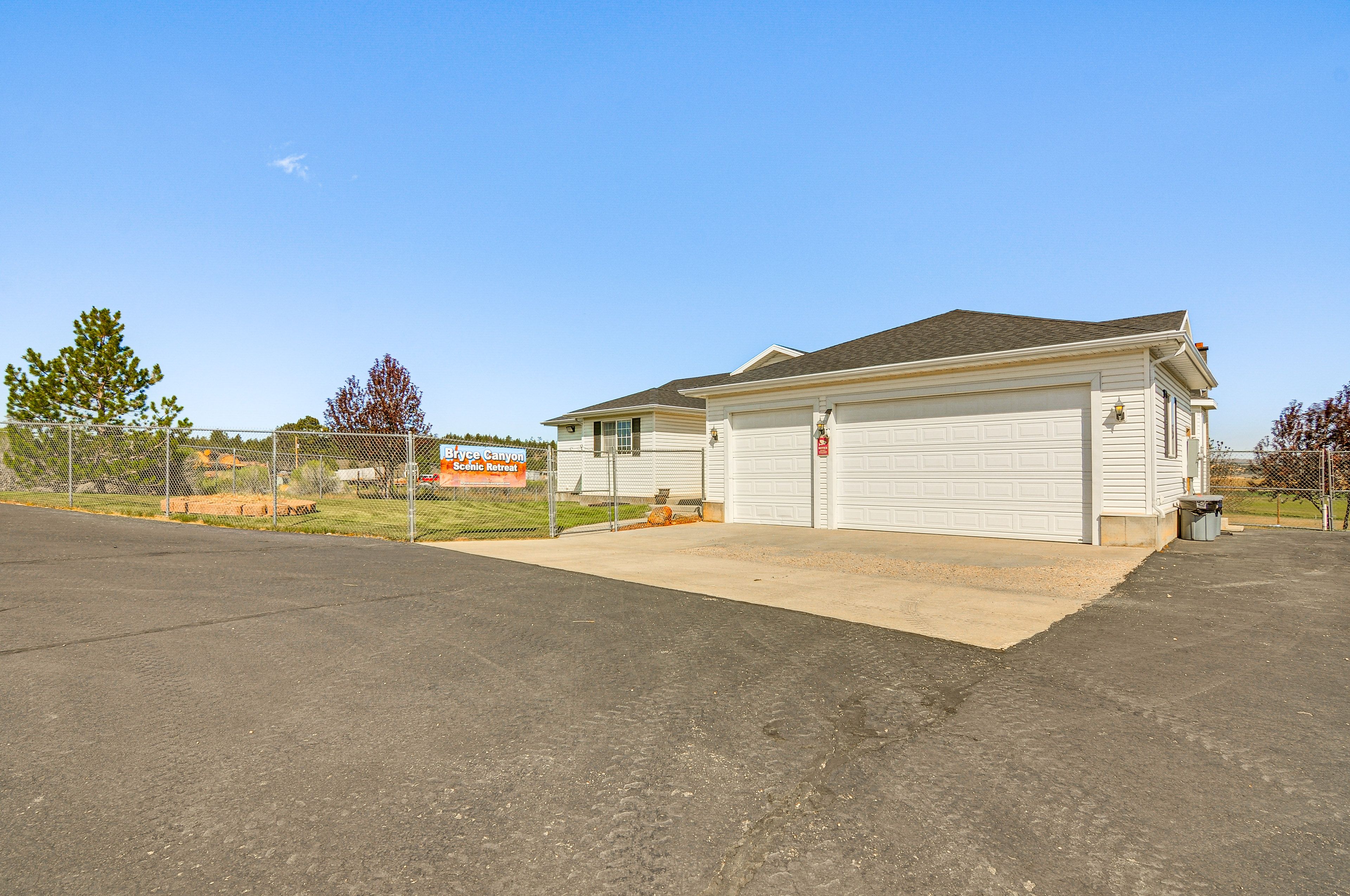 Parking | Driveway (3 Vehicles) | Overflow Parking (3 Vehicles)