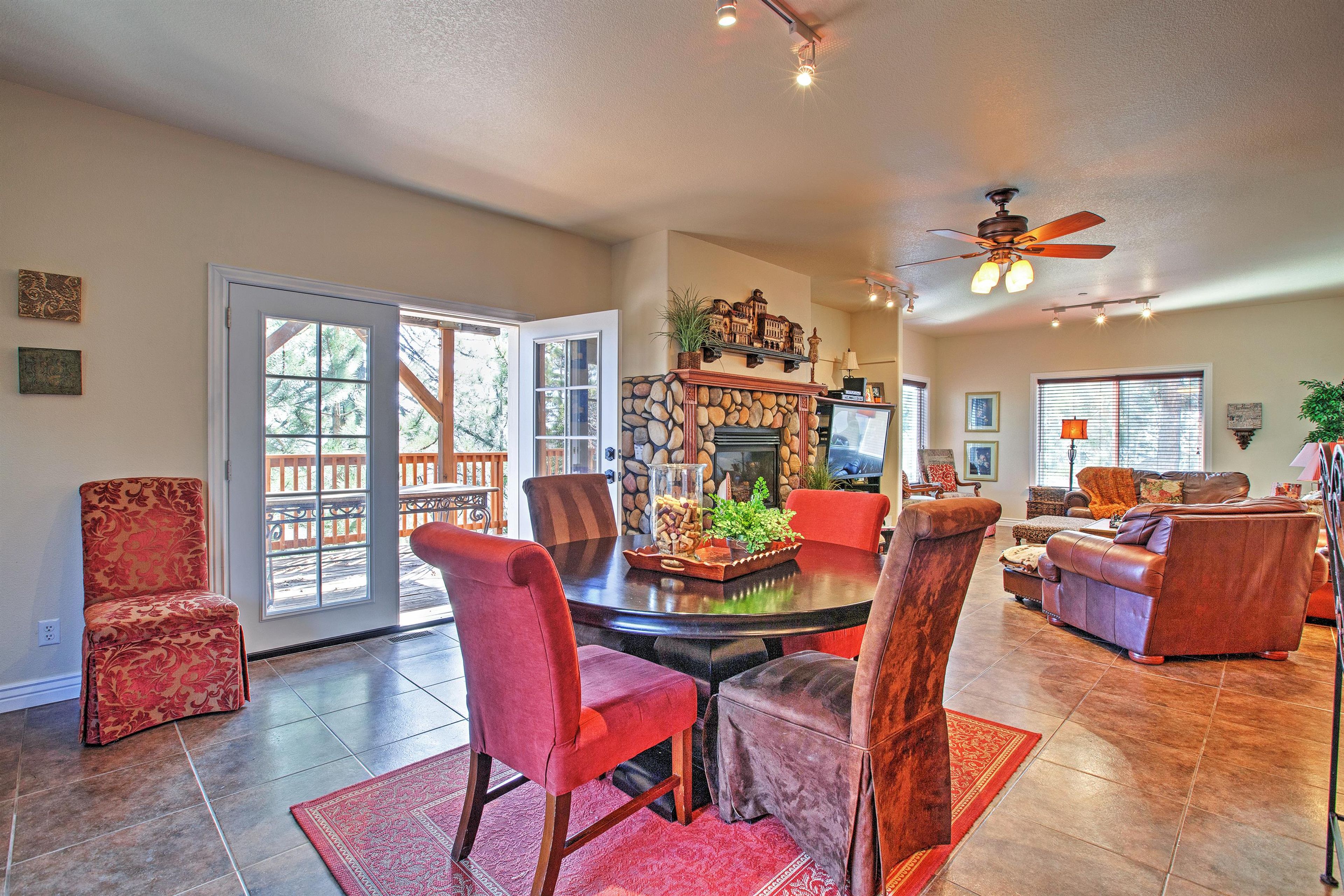 Dining Room | Dishware & Flatware