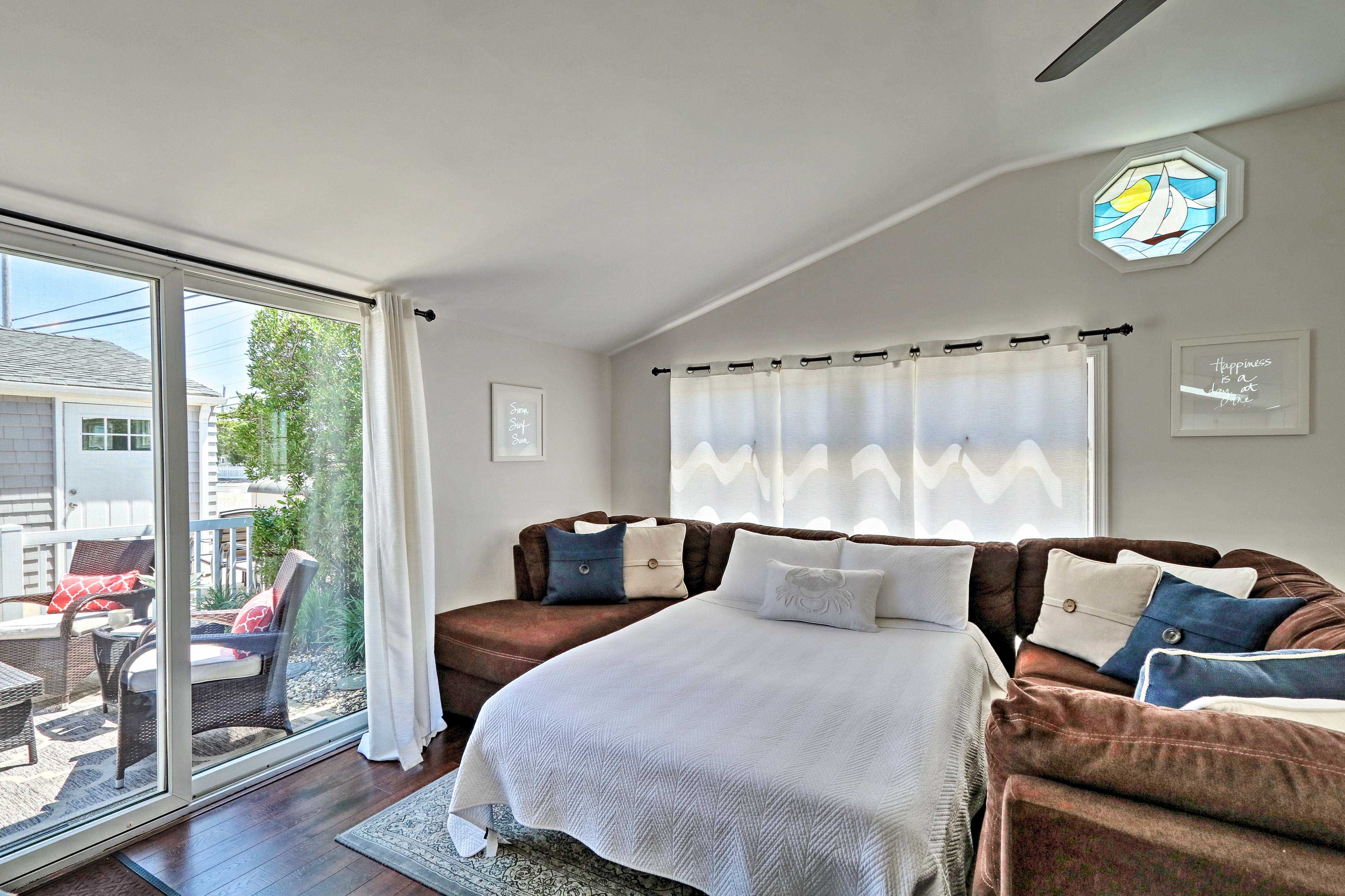 Living Room | Sleeper Sofa