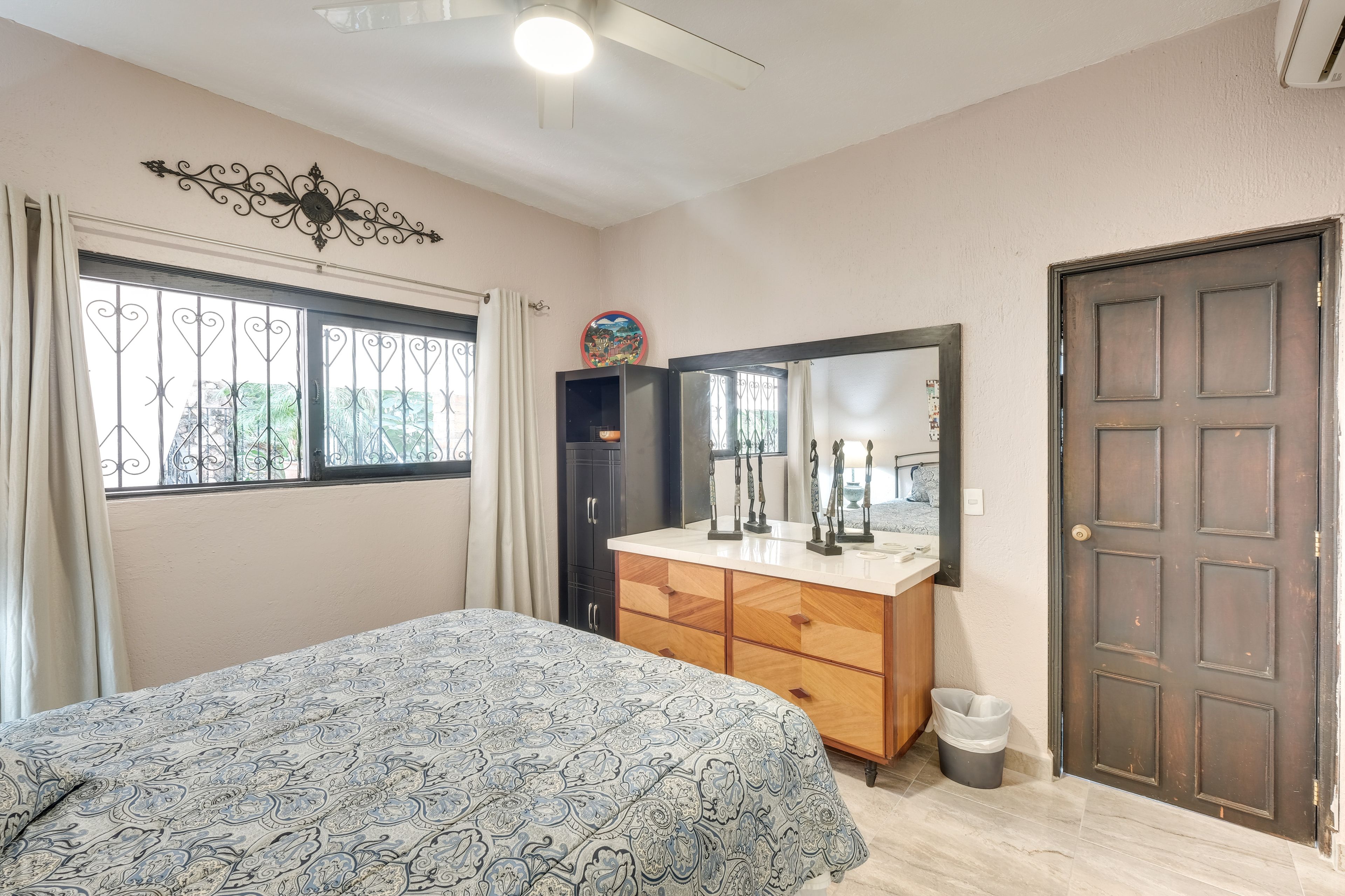 Bedroom 2 | Queen Bed