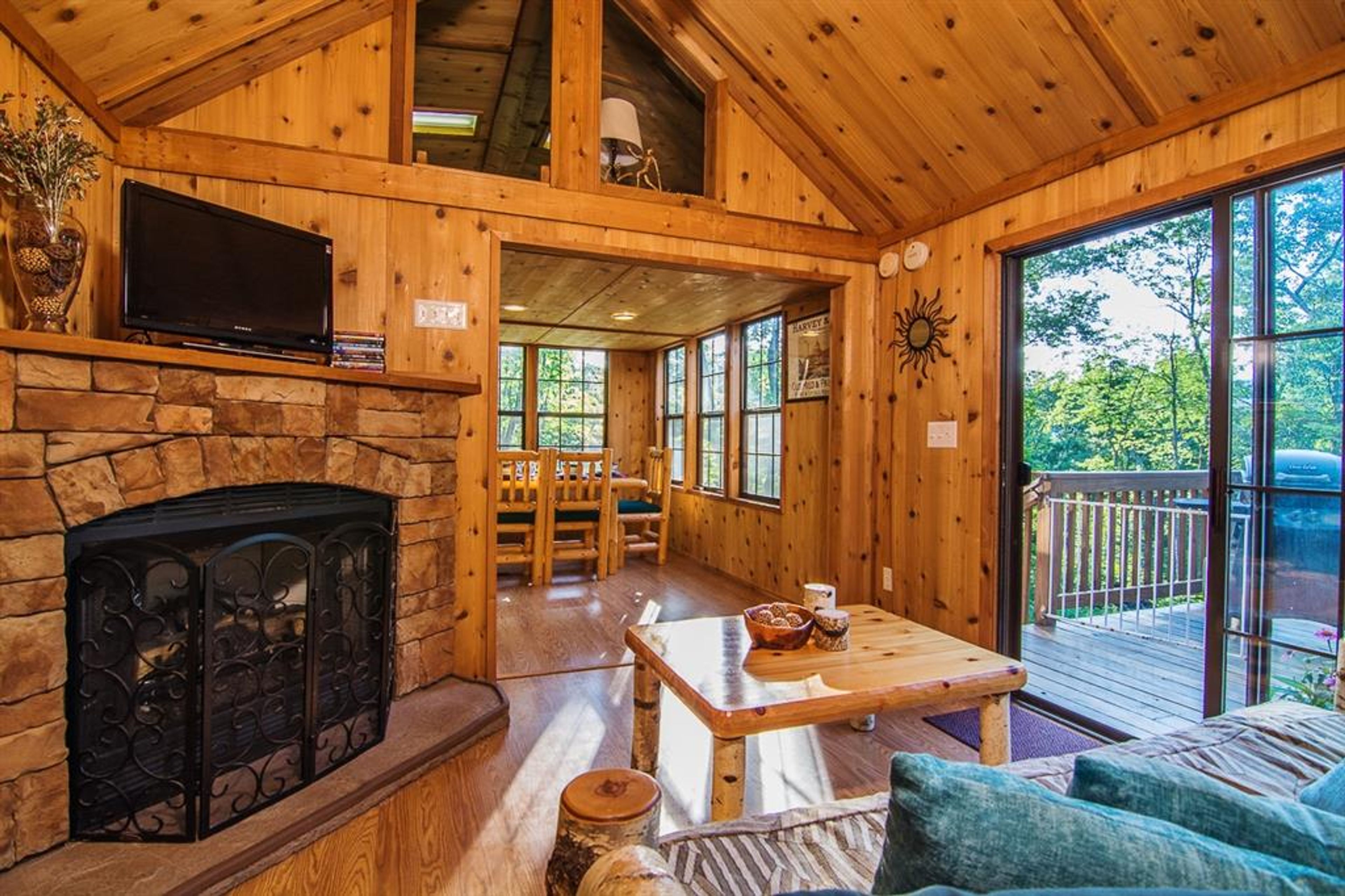 Living Room | Gas Fireplace