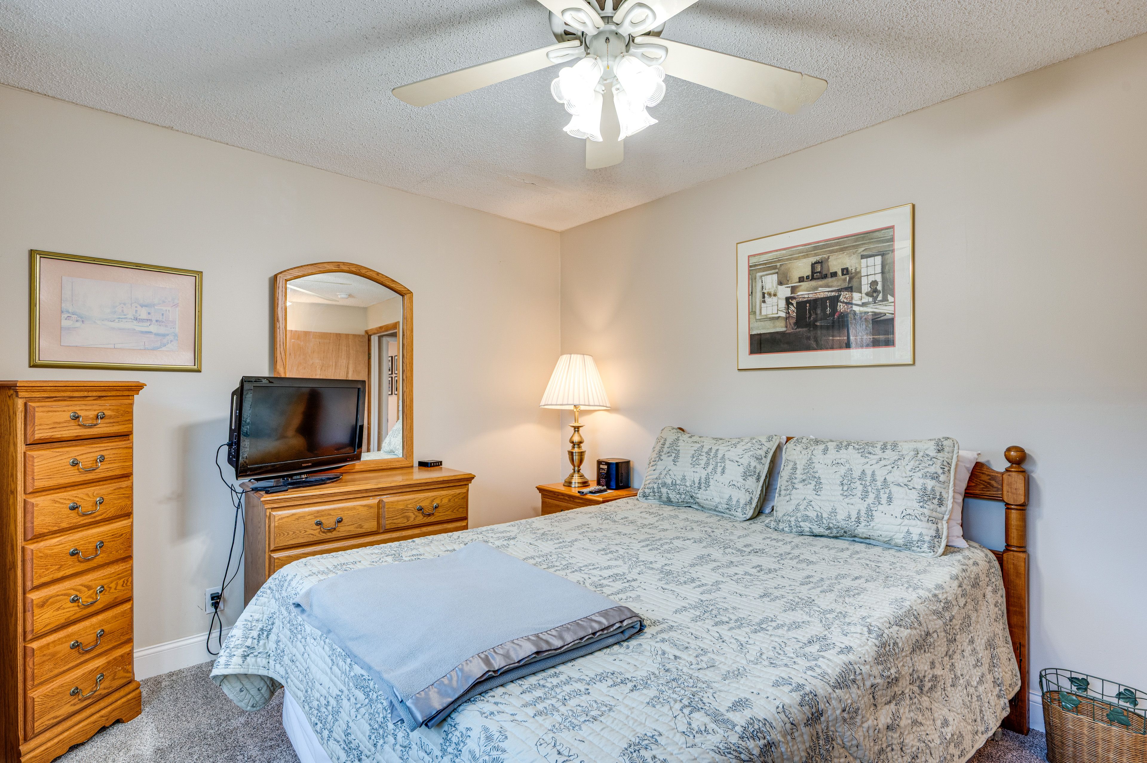 Bedroom 2 | Queen Bed