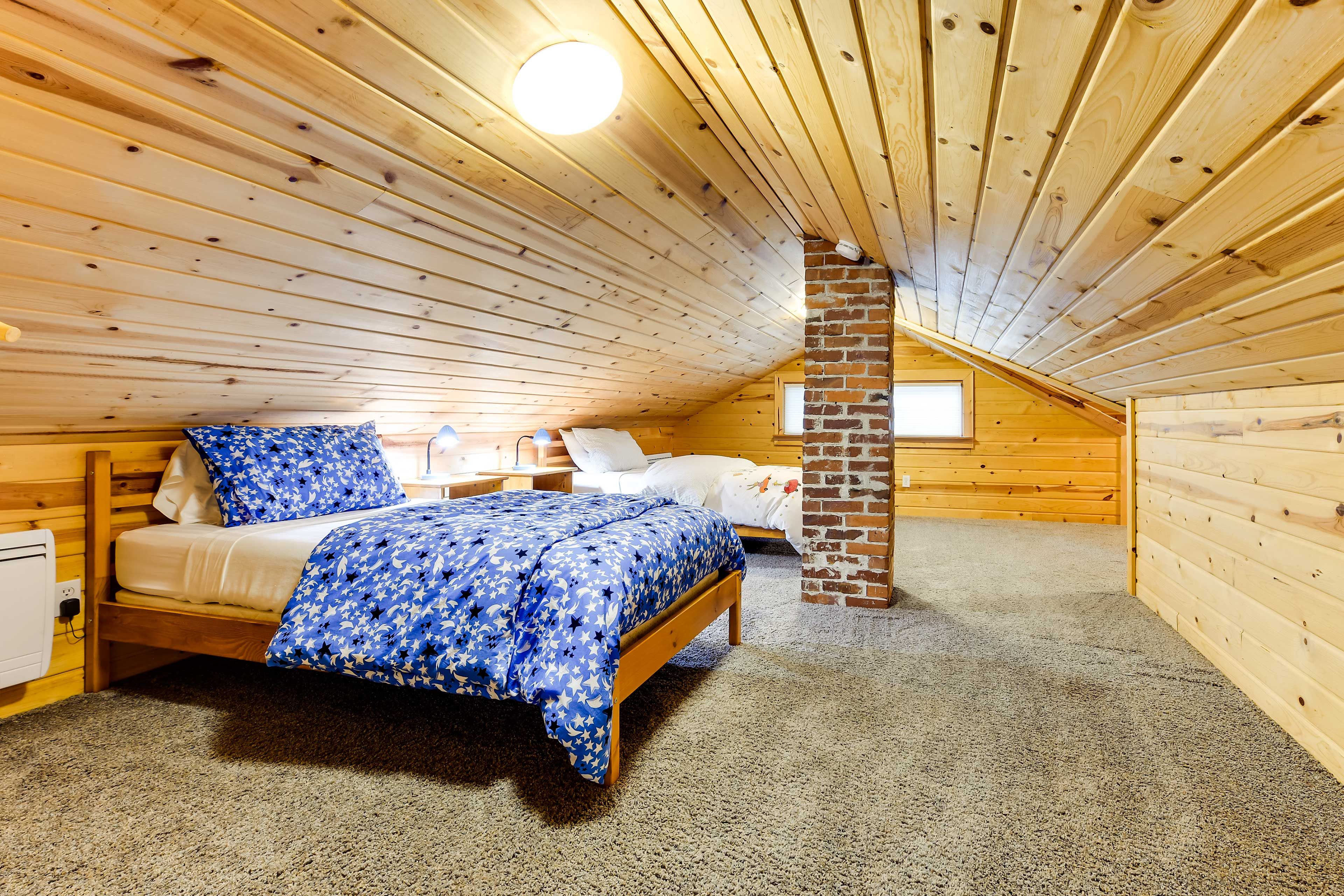 Attic | 5 Twin Beds | Upper Level