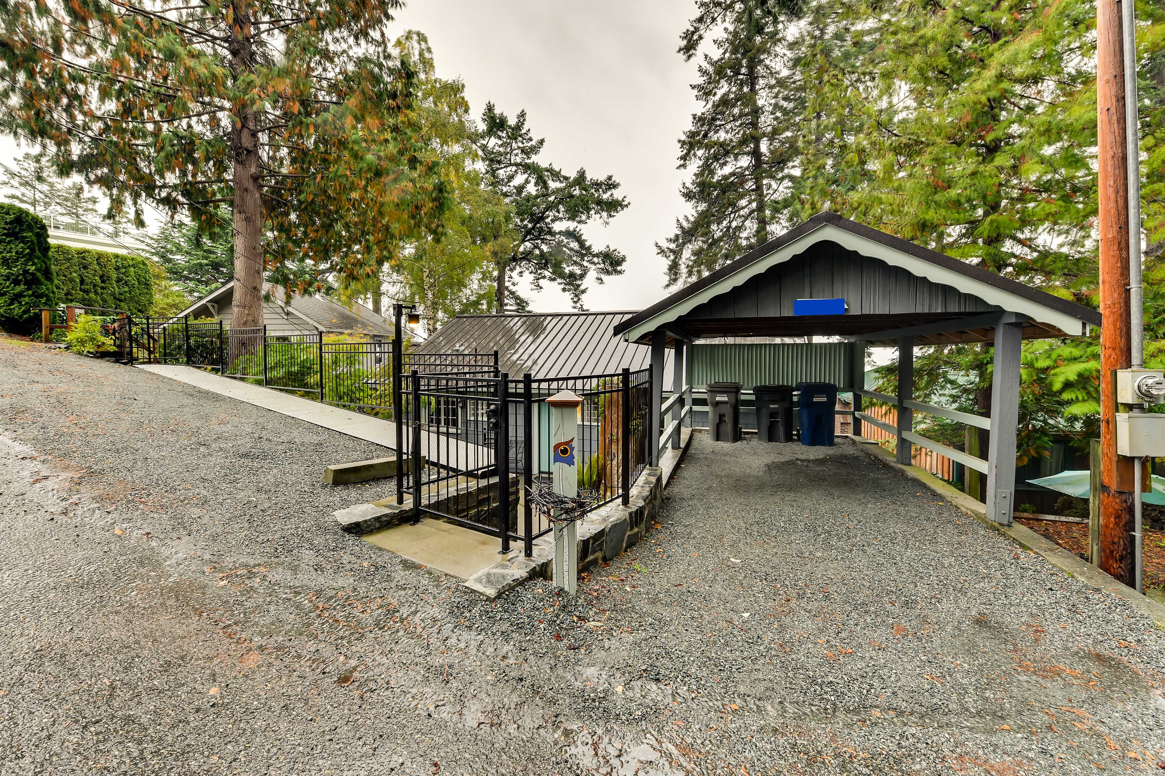 Parking | Driveway (2 Vehicles) | Carport (1 Vehicle)