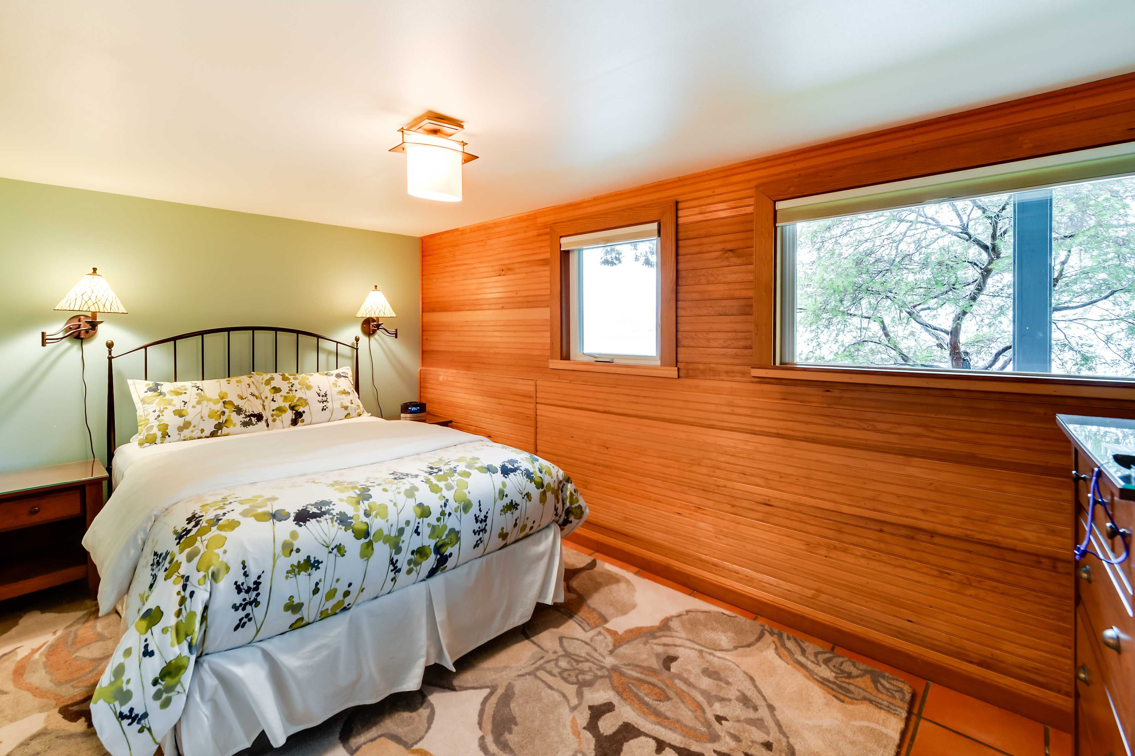 Bedroom 2 | Queen Bed | Lower Level