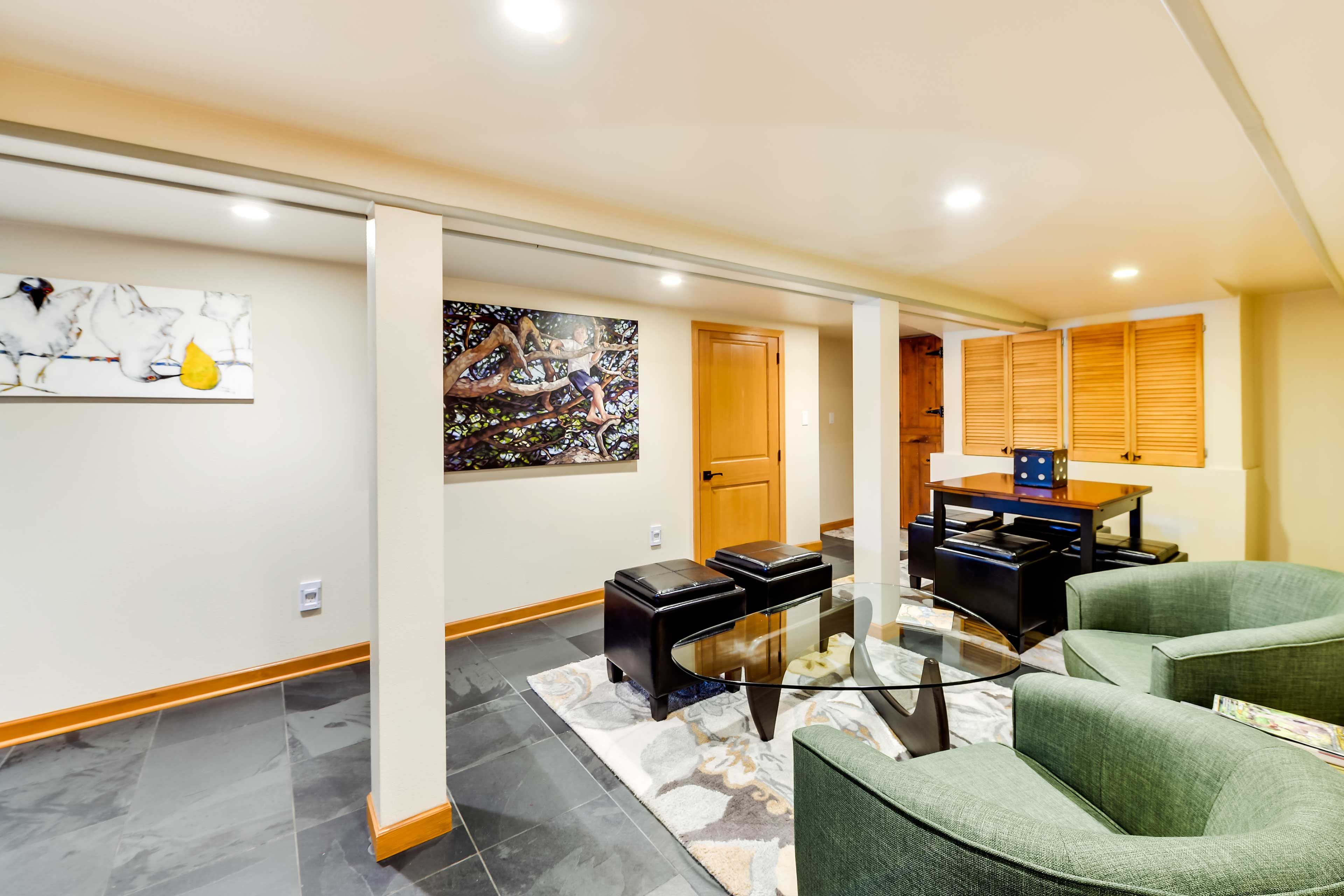 Entertainment Space | Roku w/ Netflix & Hulu | DVD Player | Lower Floor