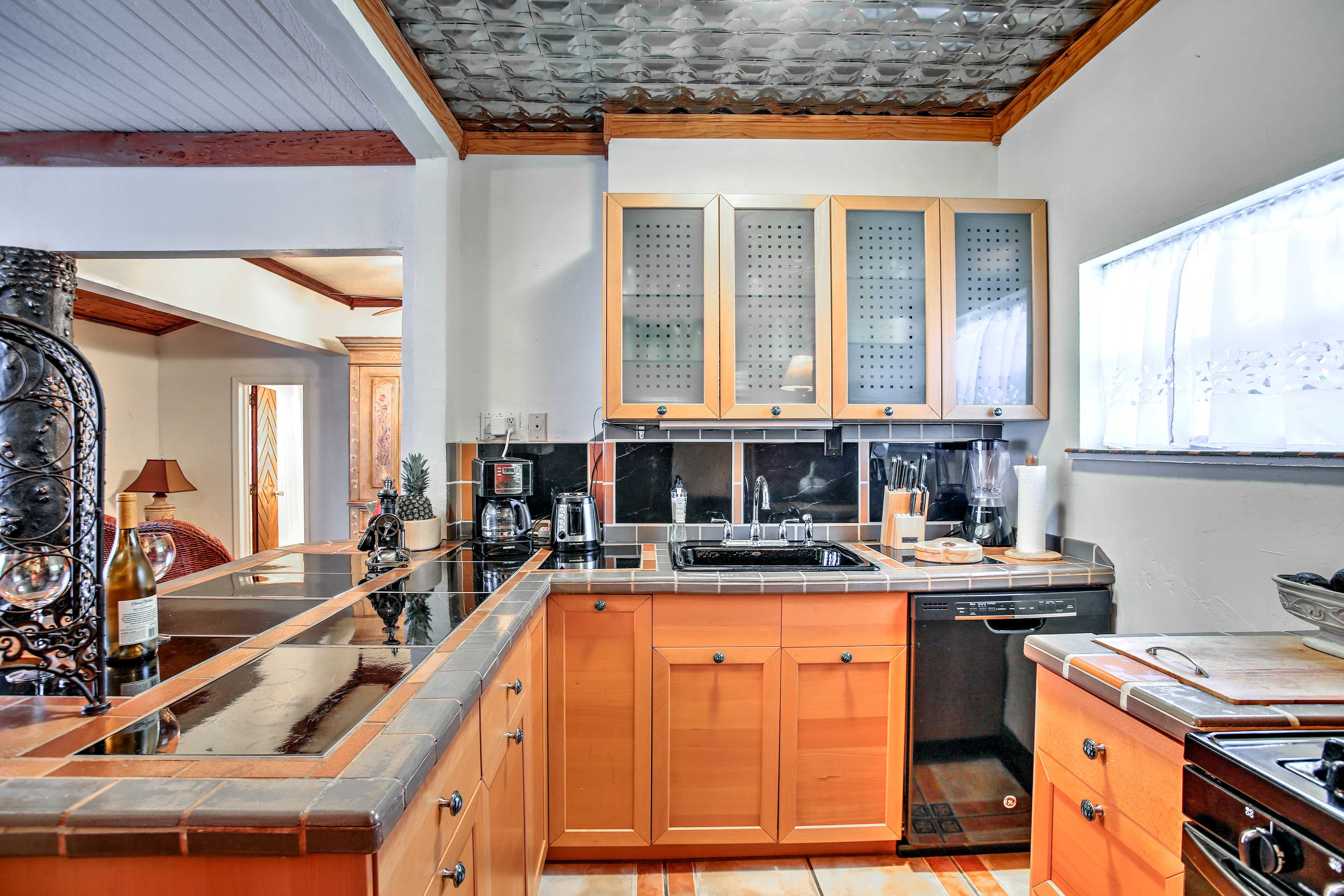 Kitchen | Fully Equipped | Drip Coffee Maker | Blender | Toaster