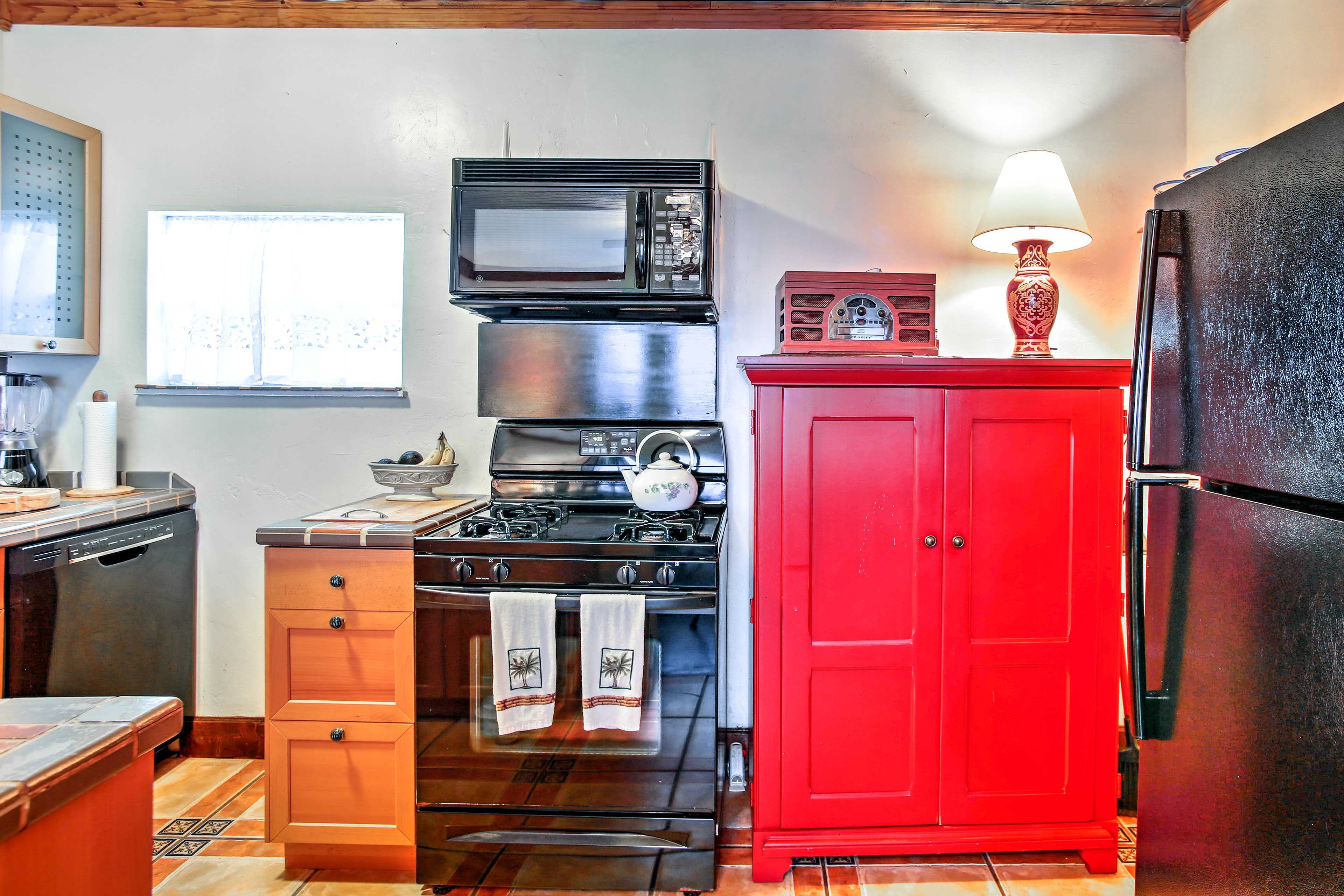 Kitchen | Cookware & Dishware Provided