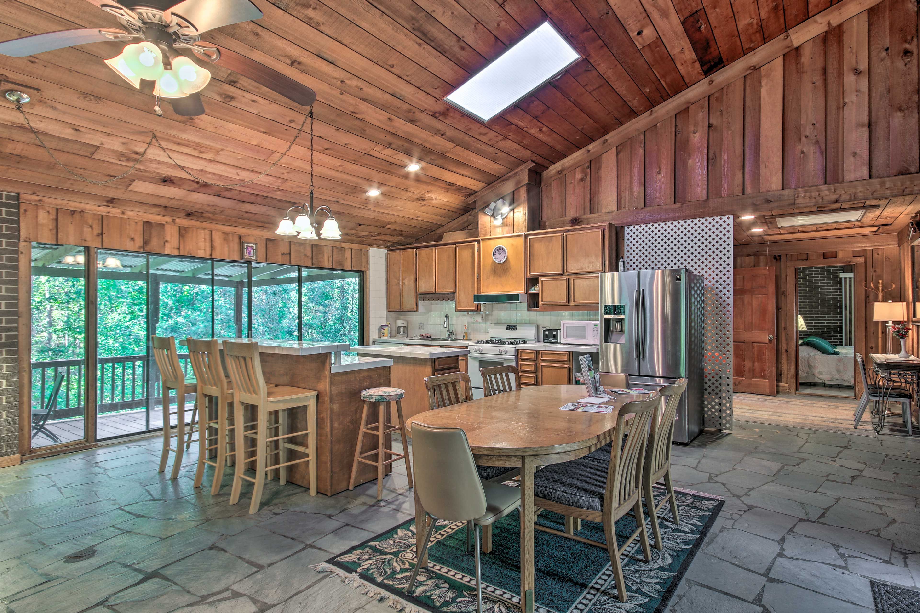 Dining Table | Dishware & Flatware Provided