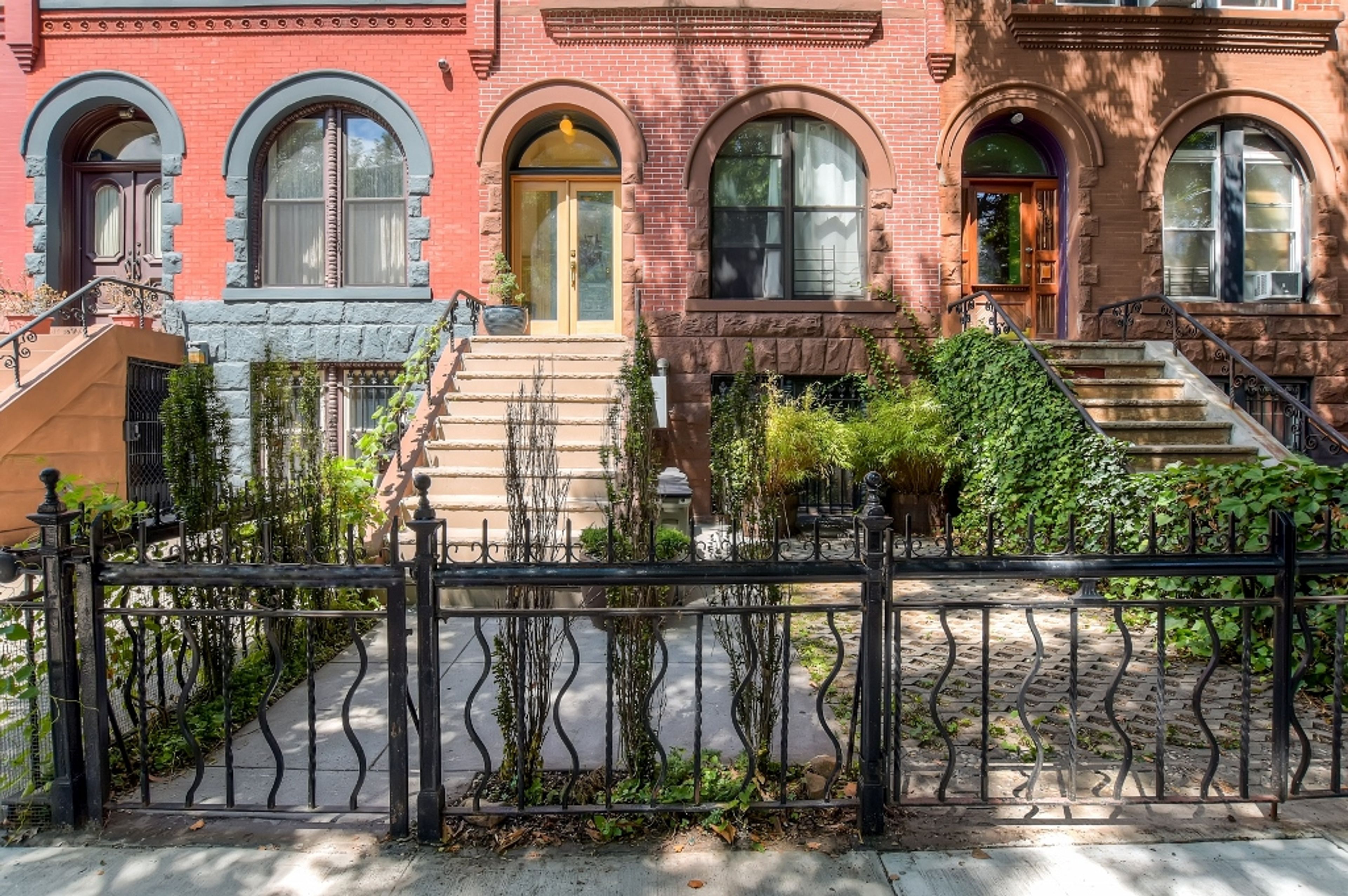 Franklin Avenue (0.8 miles) | Brooklyn Botanic Garden (1.0 miles)