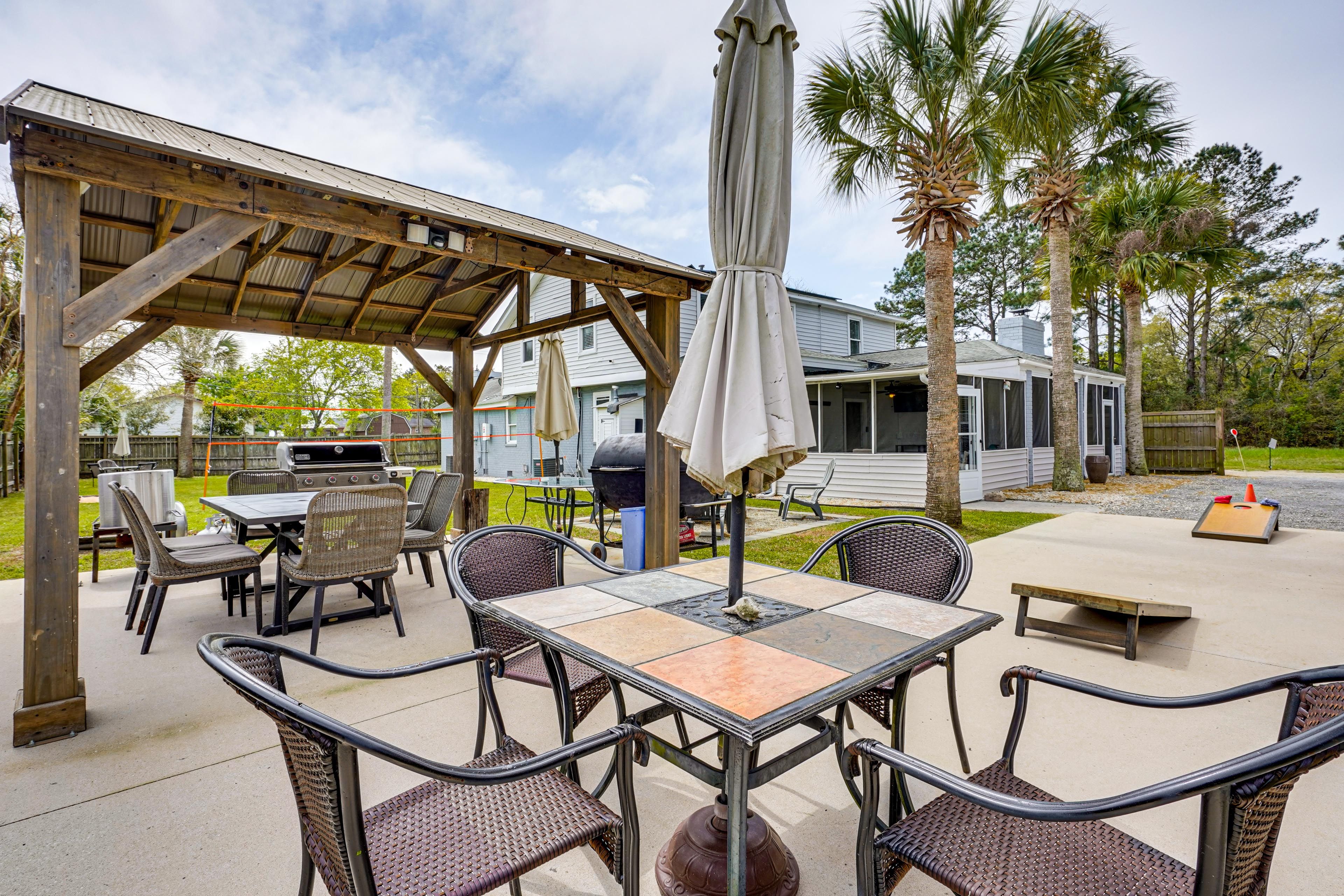 Backyard | Charcoal Grill