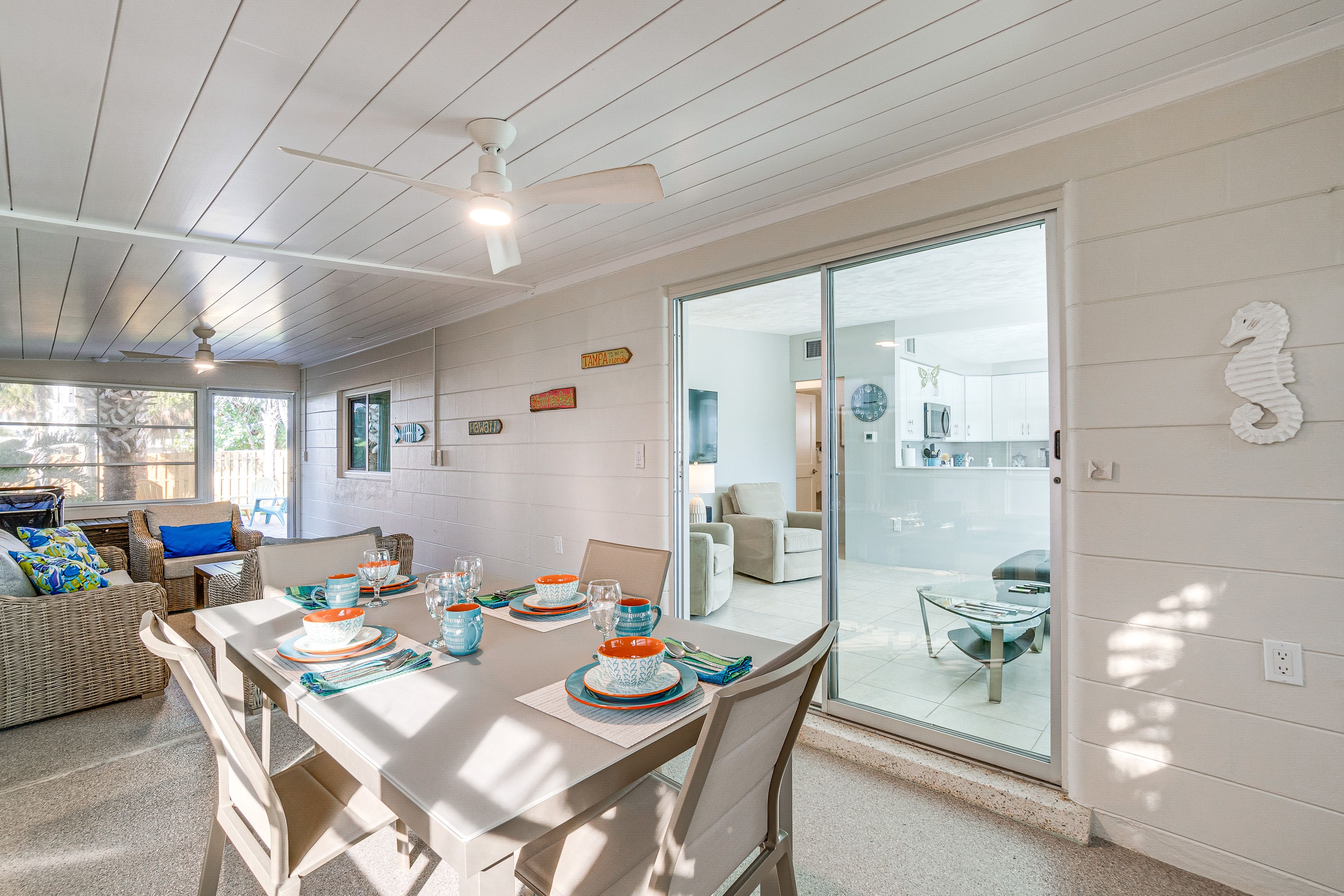 Lanai | Dining Table | Dishware/Flatware | Single-Story Home