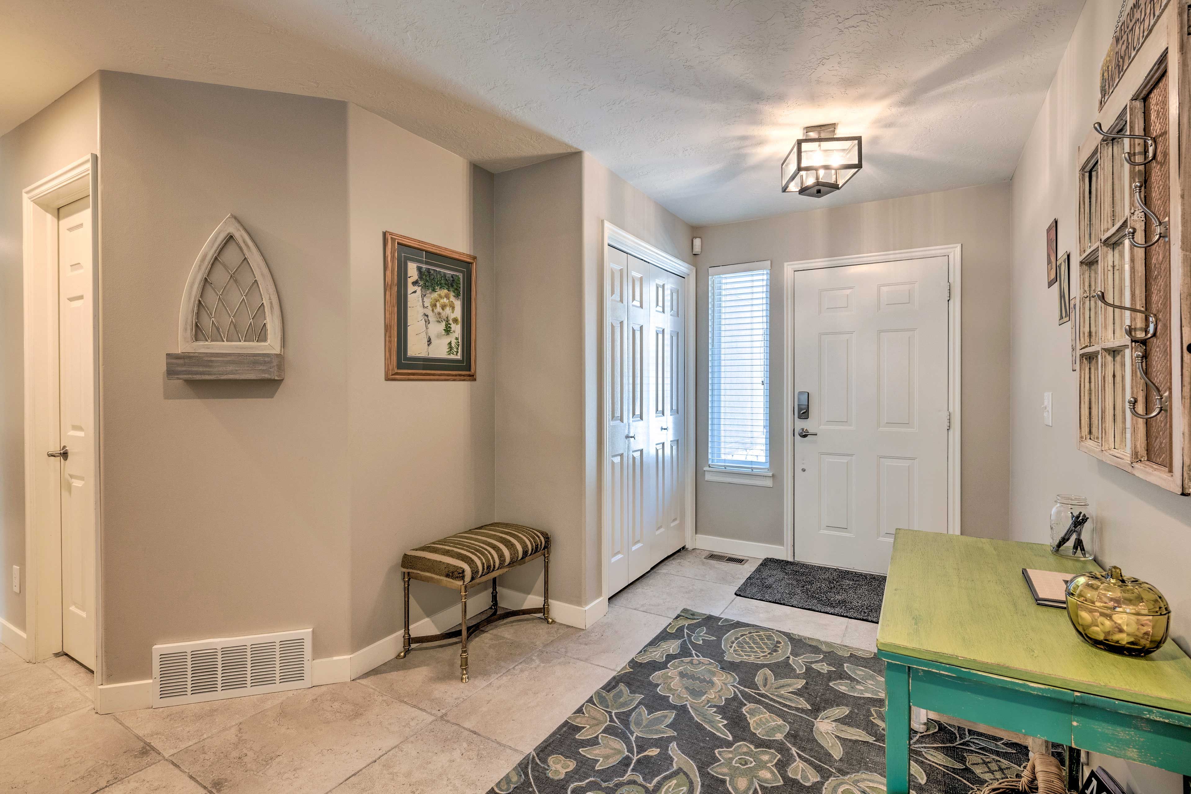 Townhome Entryway | Main Level
