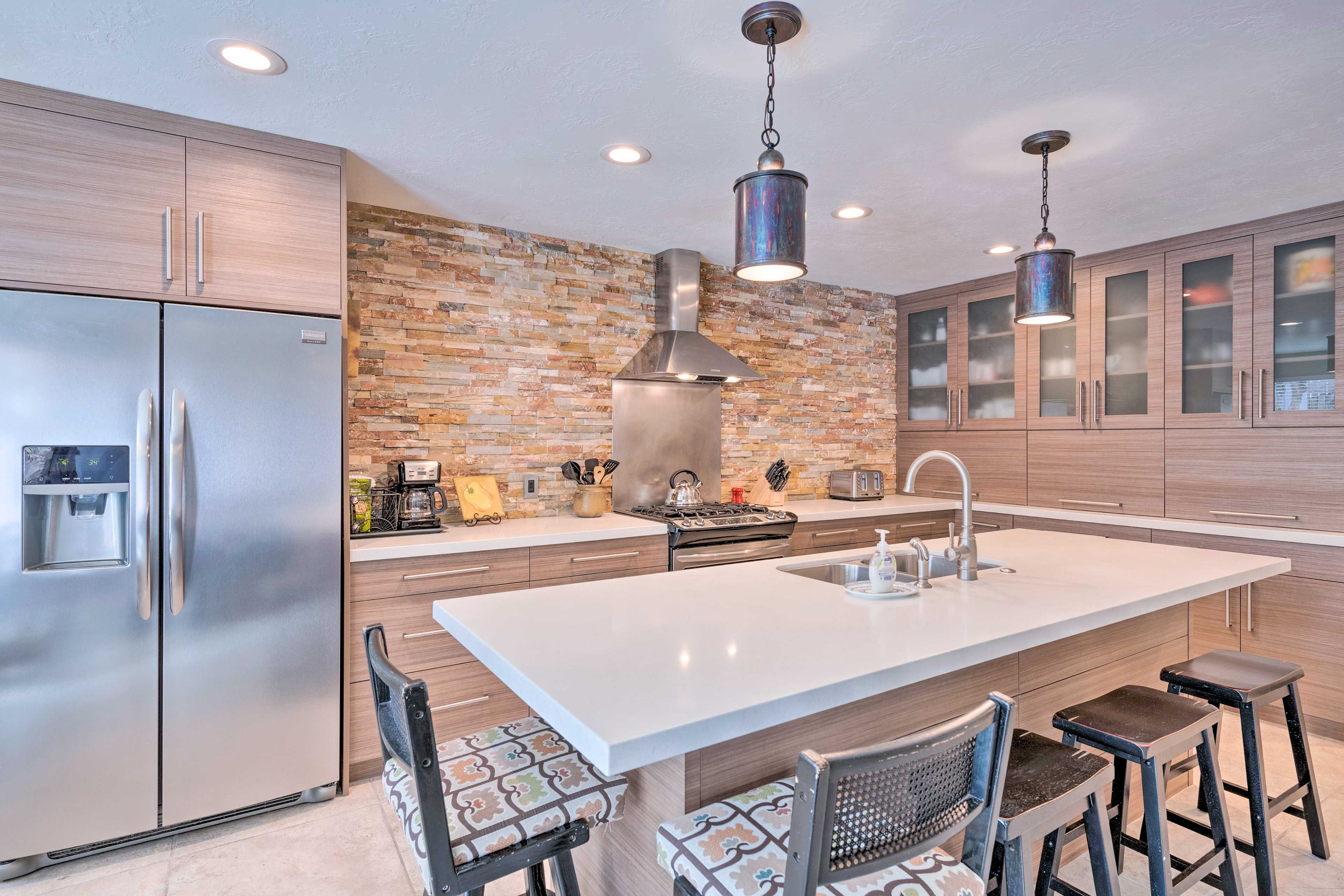 Kitchen | Breakfast Bar | Drip Coffee Maker | Main Level