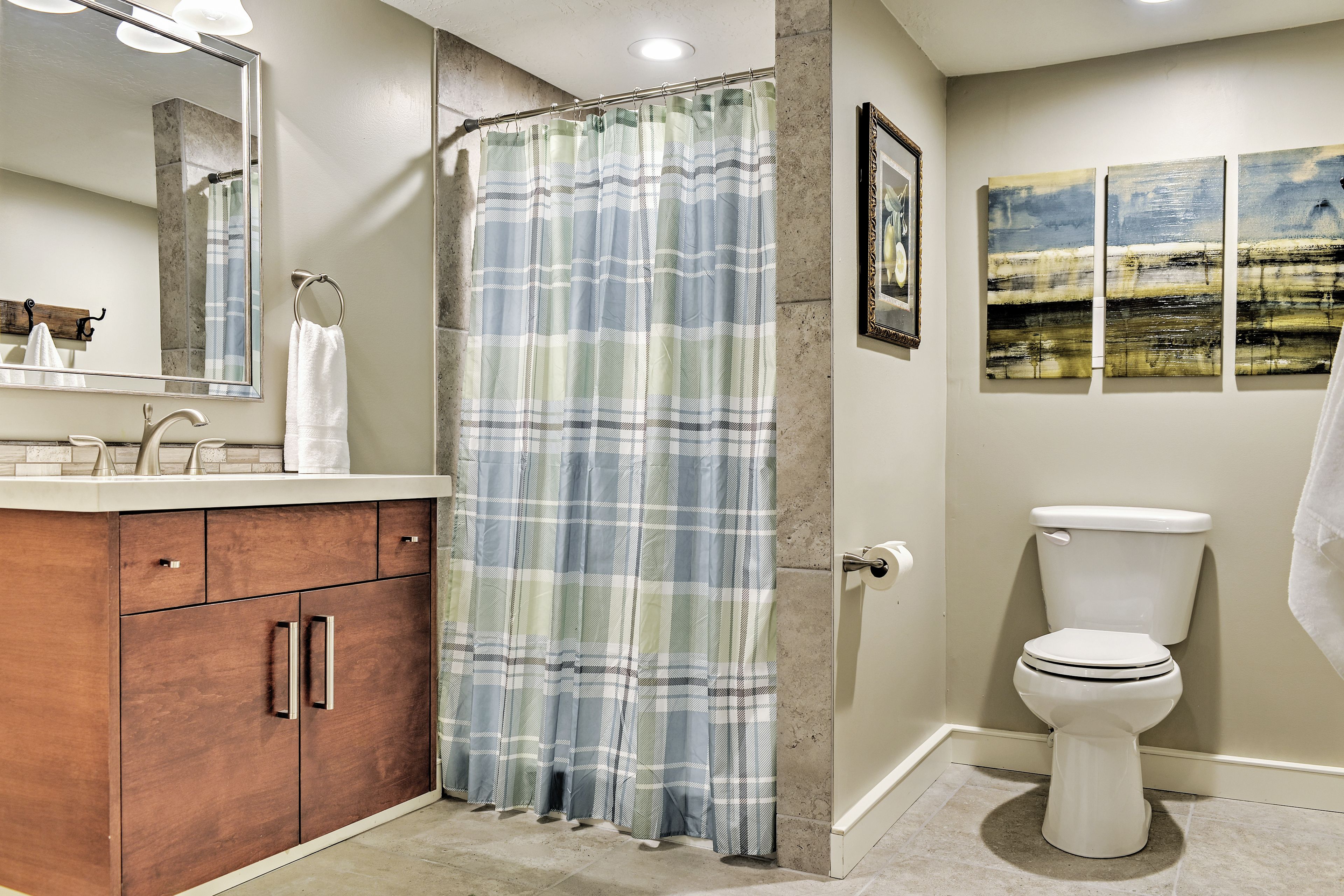 Full Bathroom | Lower Level