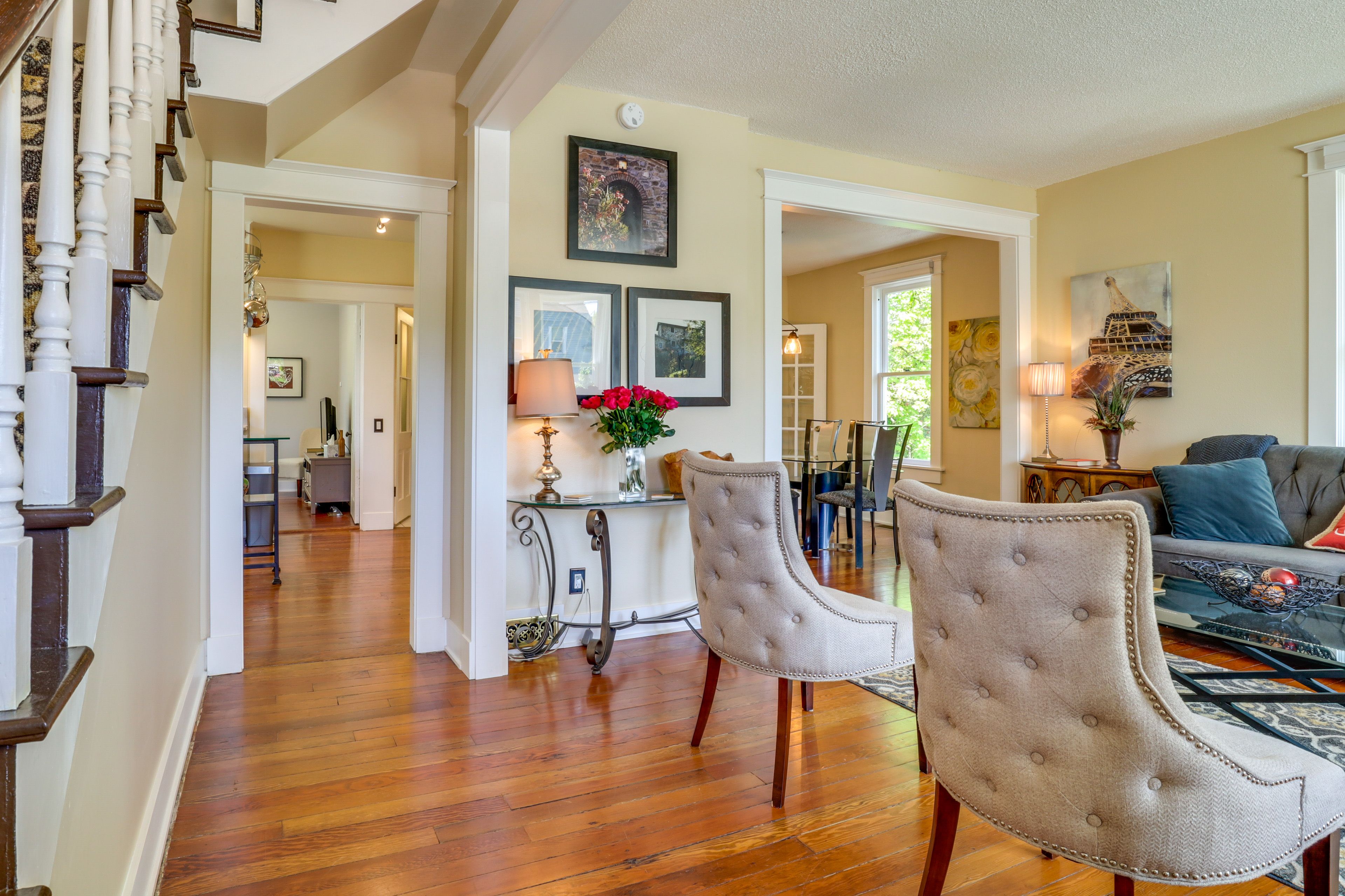 Living Room | Contemporary Furnishings